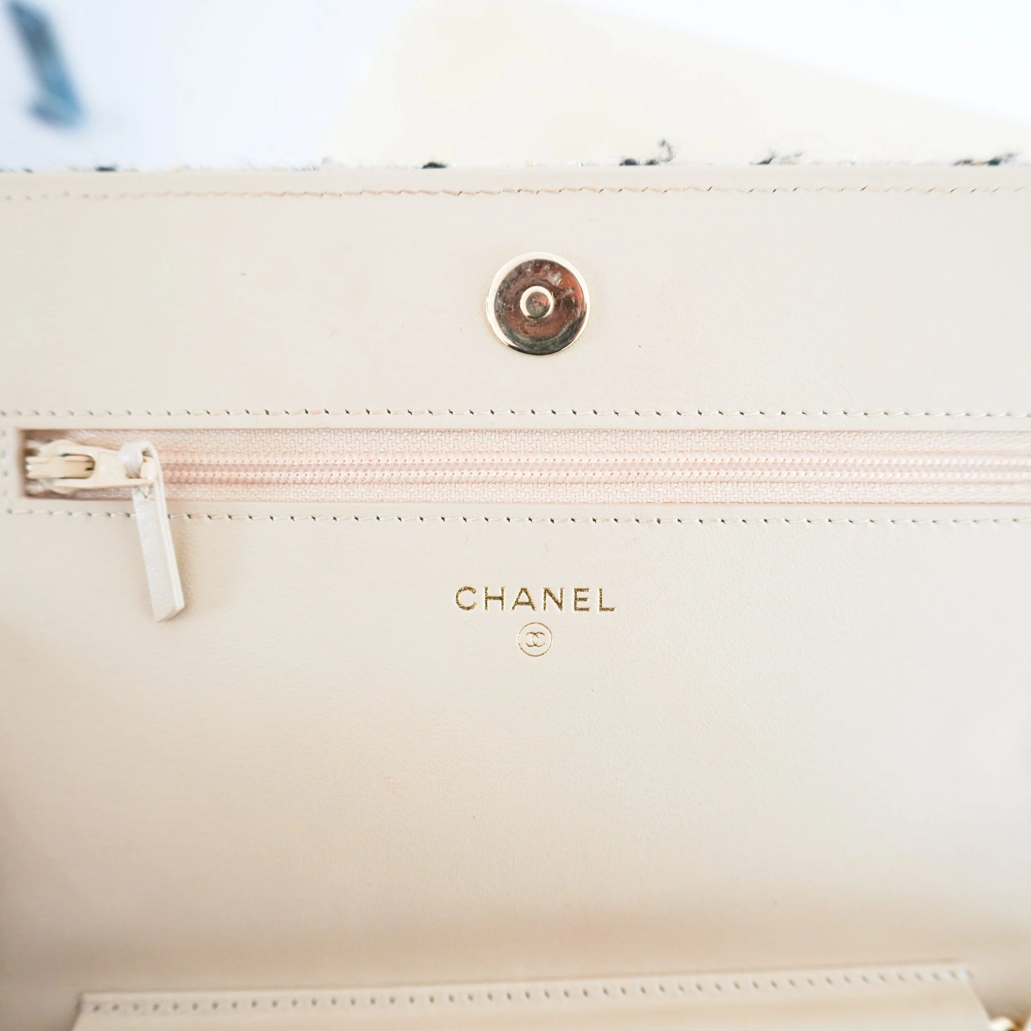 Chanel Beige and Black Houndstooth Tweed Wallet On Chain with Coin Pouch RRP £3500 | Authentic Preloved - Image 12
