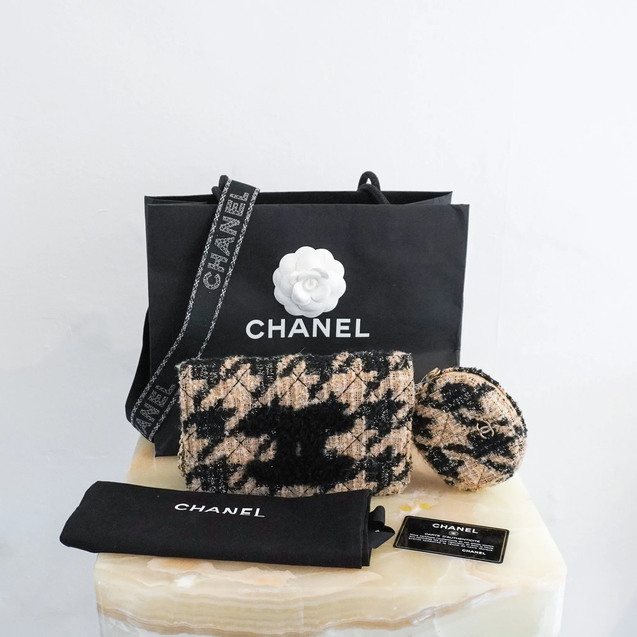 Chanel Beige and Black Houndstooth Tweed Wallet On Chain with Coin Pouch RRP £3500 | Authentic Preloved - Image 3