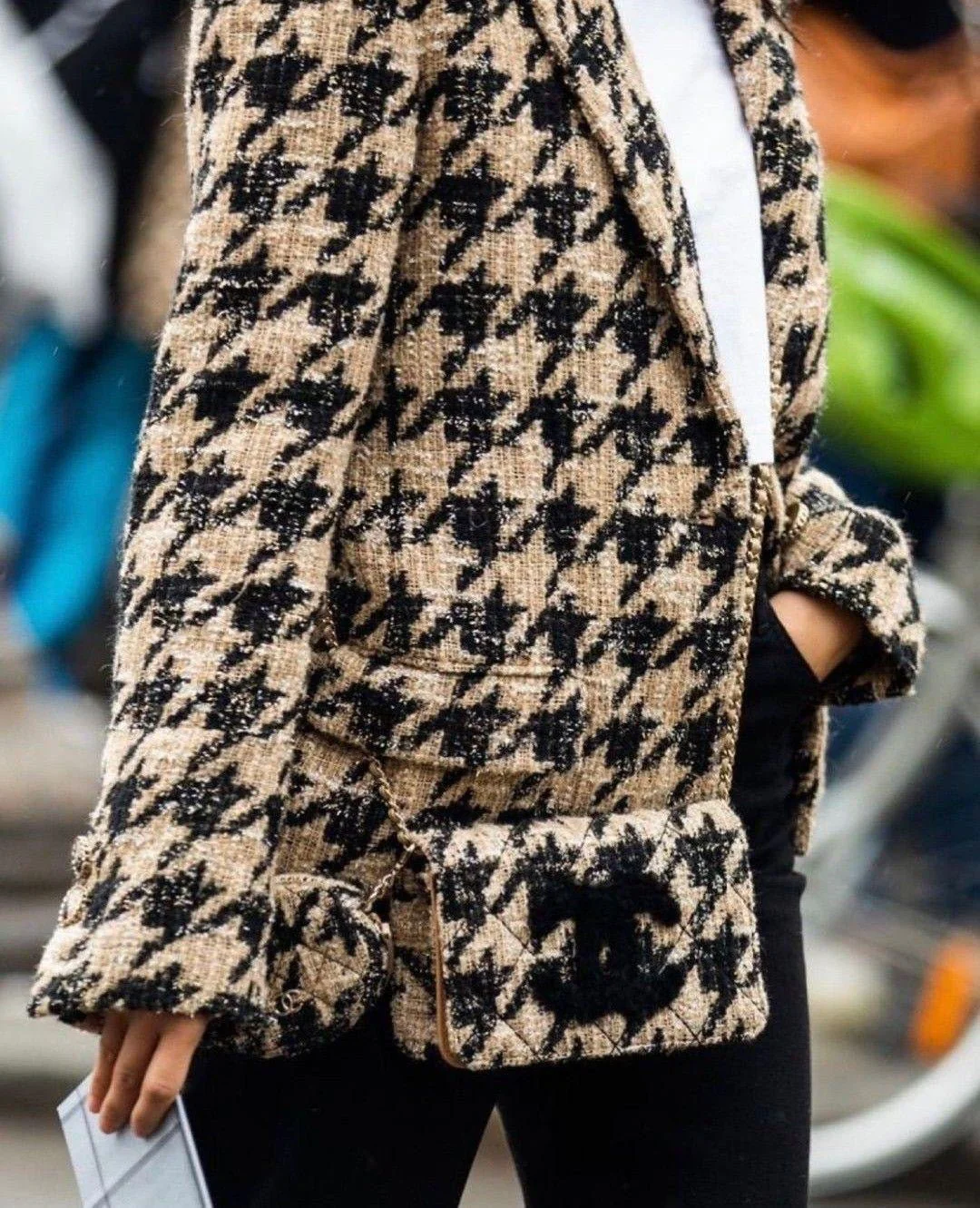 Chanel Beige and Black Houndstooth Tweed Wallet On Chain with Coin Pouch RRP £3500 | Authentic Preloved - Image 4