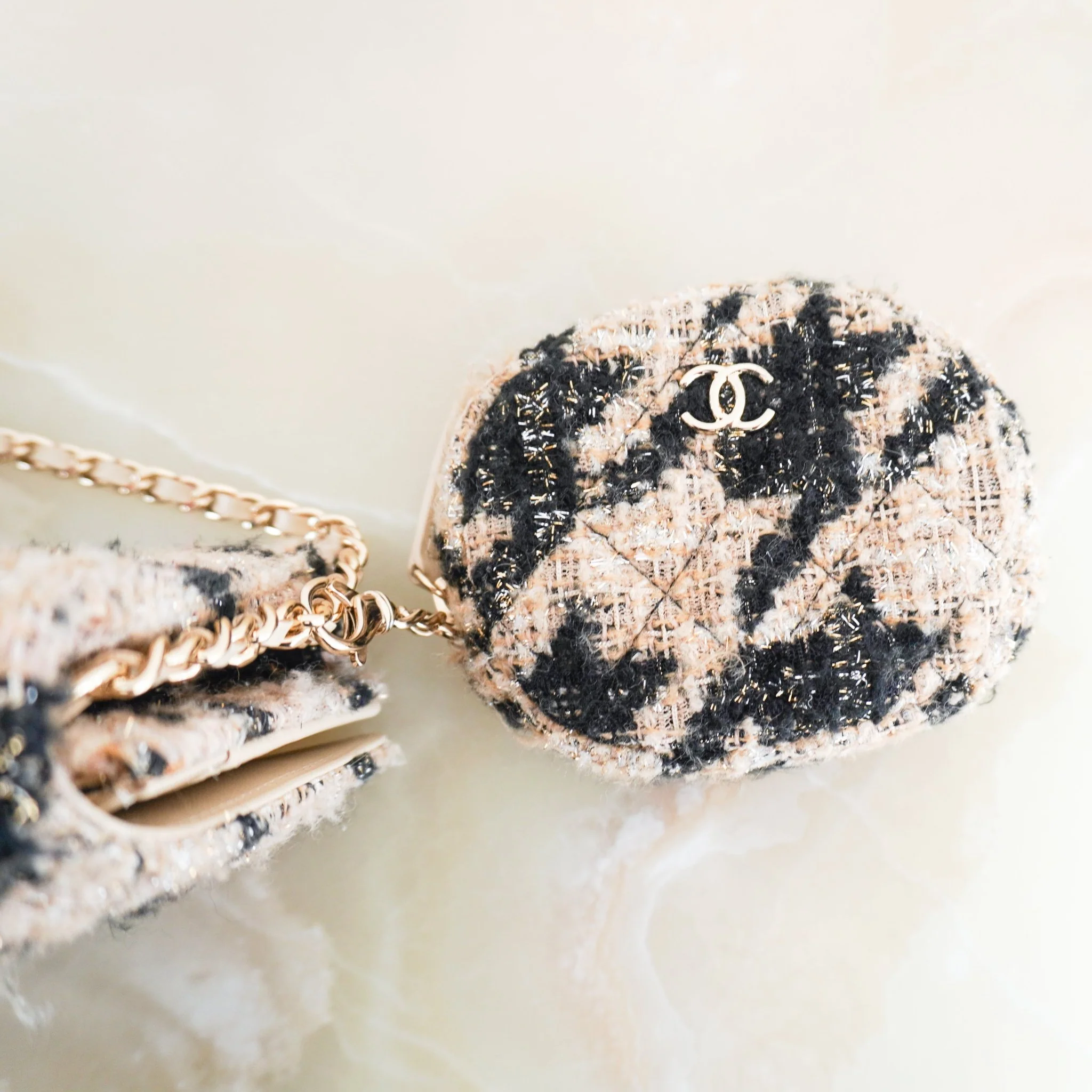 Chanel Beige and Black Houndstooth Tweed Wallet On Chain with Coin Pouch RRP £3500 | Authentic Preloved - Image 8