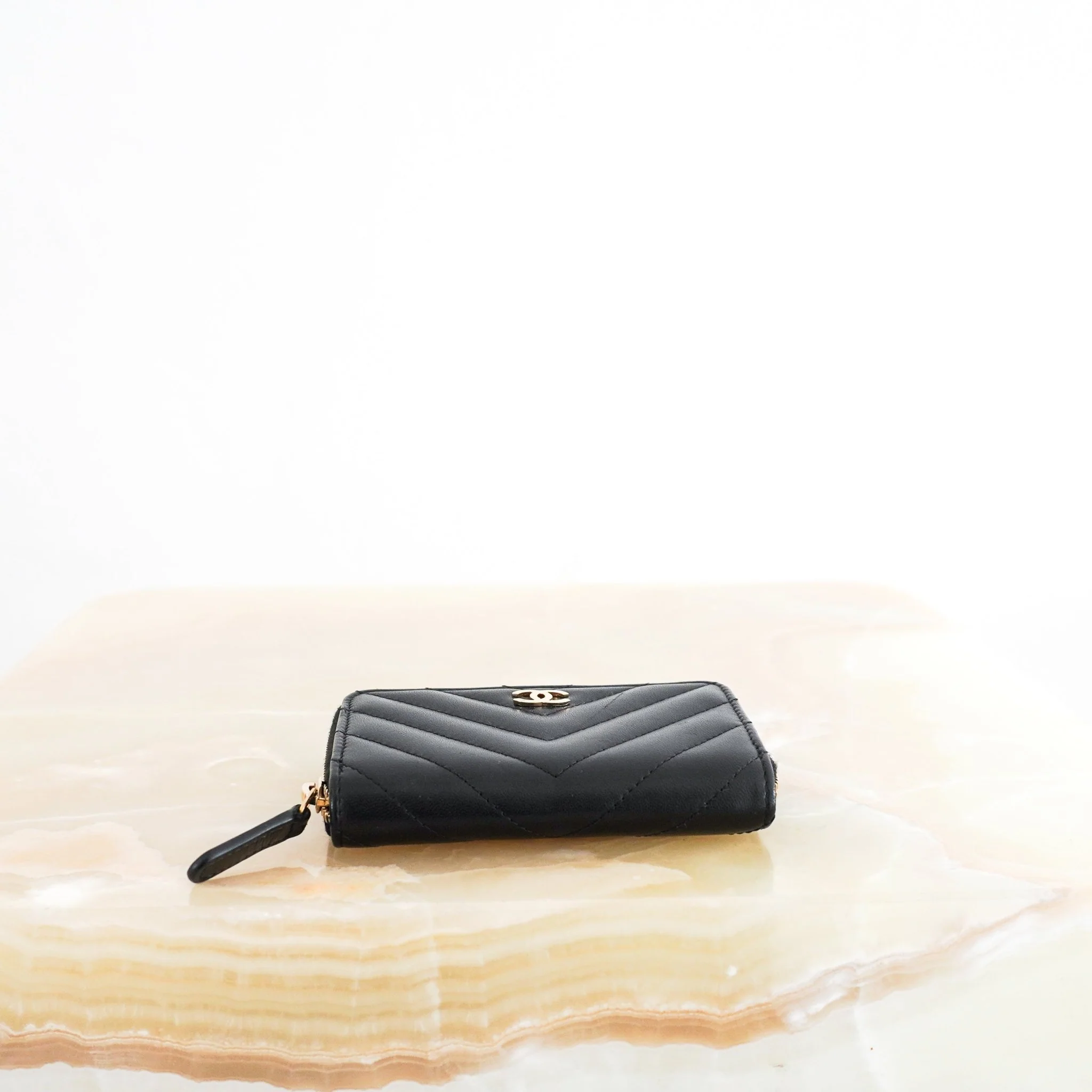 Chanel Black Chevron Zip Around Coin Purse RRP £880 | Authentic Preloved - Image 4
