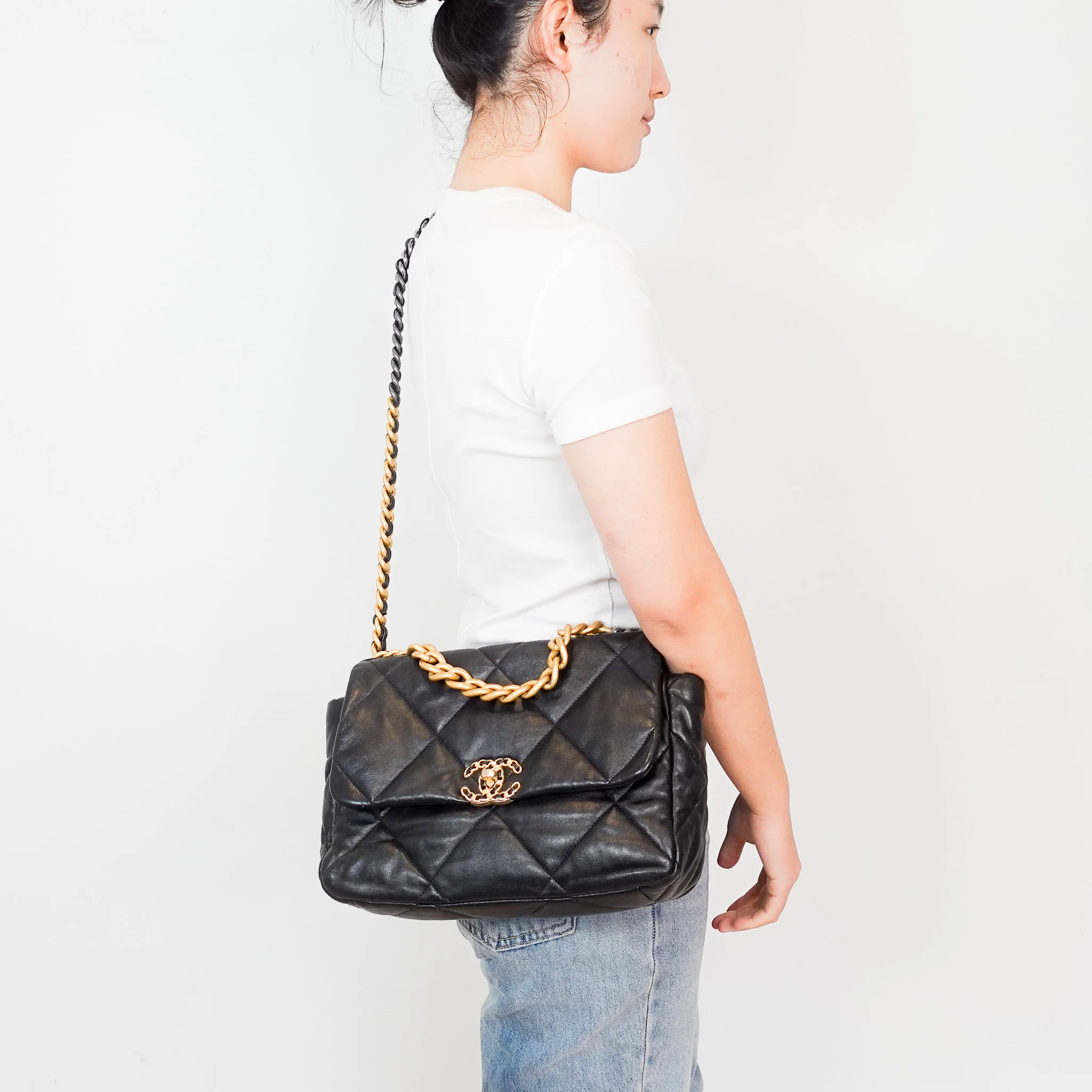 Chanel Black Lambskin Maxi 19 Single Flap Bag RRP £6100 | Authentic Preloved - Image 10