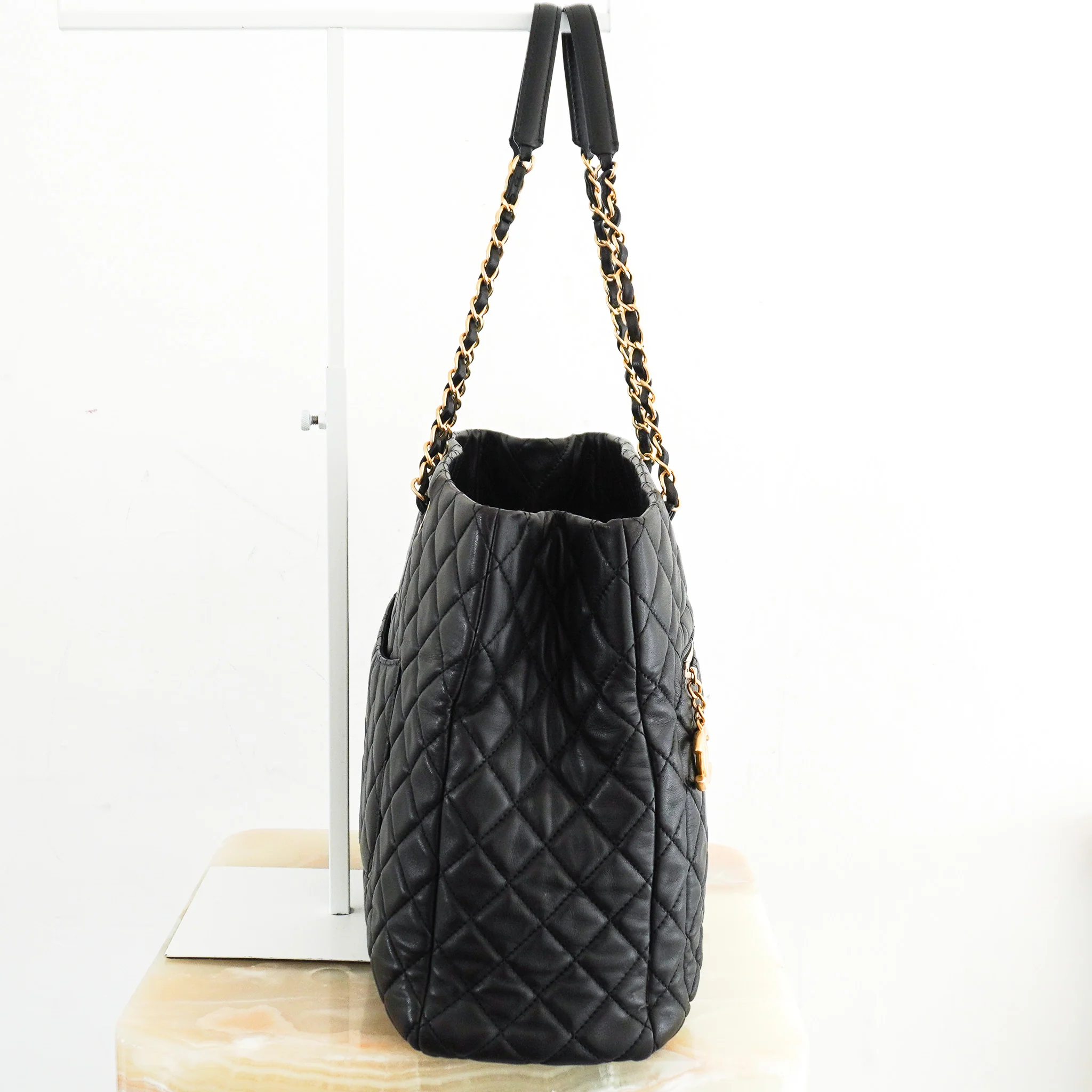 Chanel CC Charm Lambskin Tote RRP £5000 | Authentic Preloved - Image 2