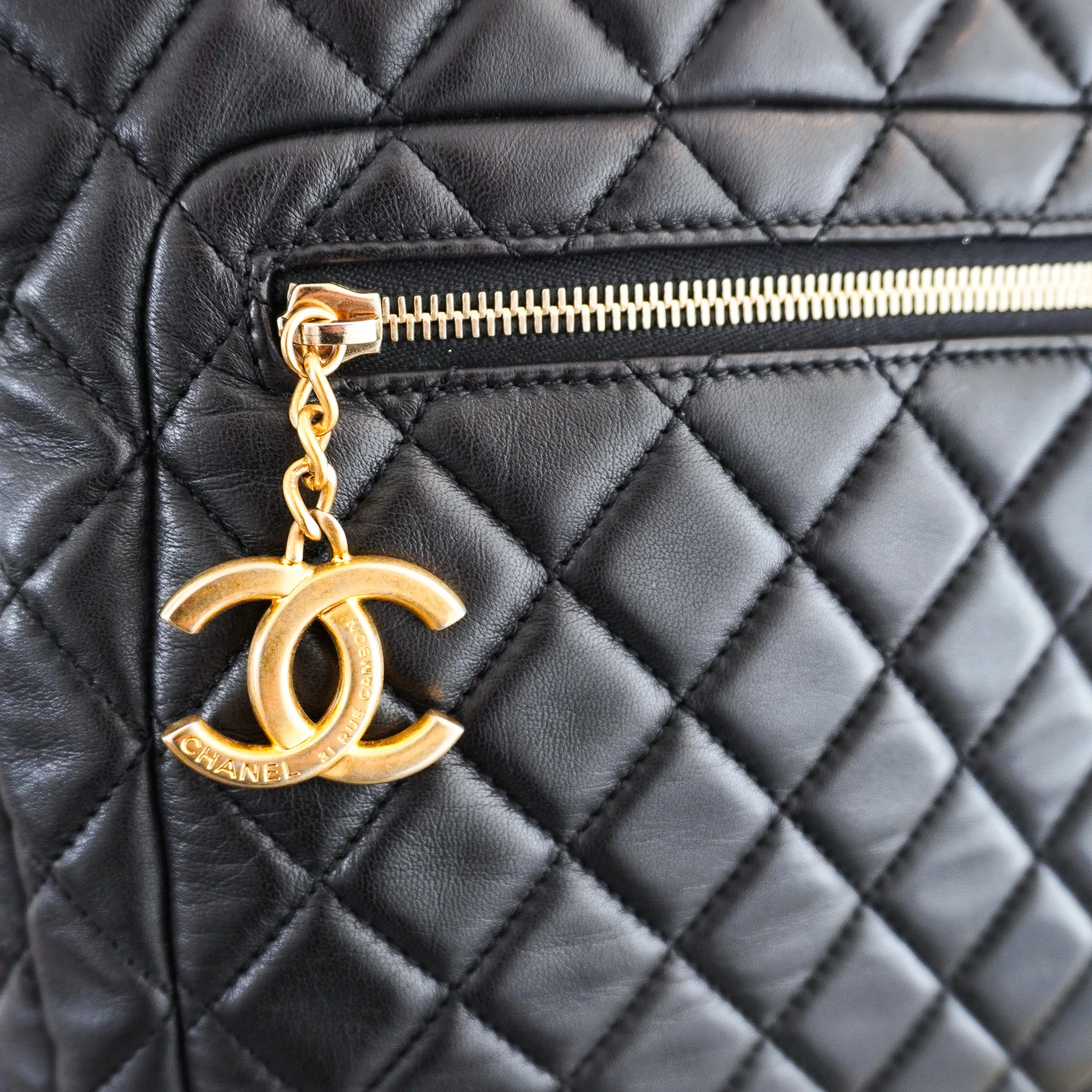 Chanel CC Charm Lambskin Tote RRP £5000 | Authentic Preloved - Image 4