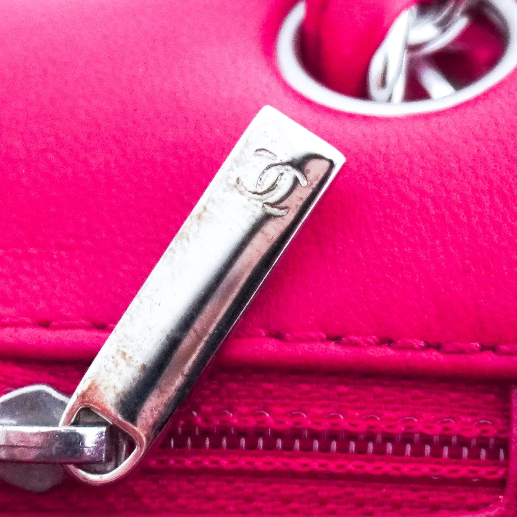 Chanel Chevron Fuchsia Quilted Jumbo Single Flap Bag RRP £9000 | Authentic Preloved - Image 9