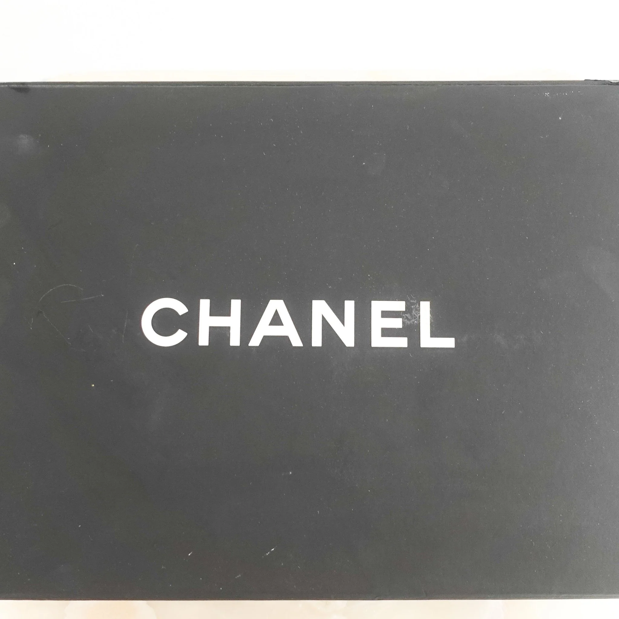 Chanel Medium Boy Bag in black caviar leather with gold CC clasp RRP £6,000 | Authentic Preloved - Image 13