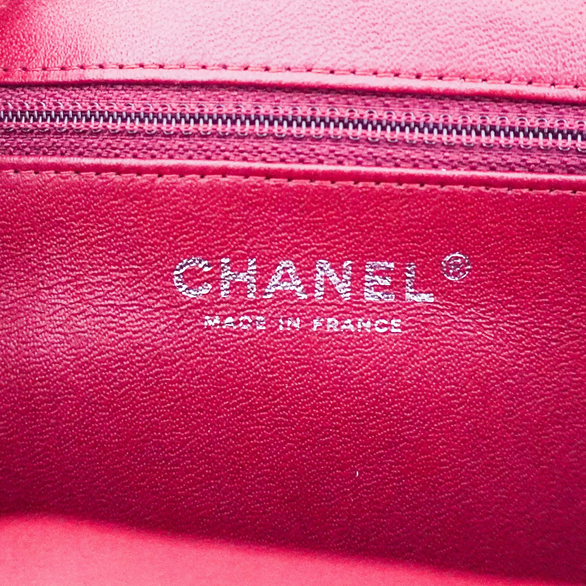 Chanel Quilted Kisslock Lambskin Clutch in Burgundy | Authentic Preloved - Image 4