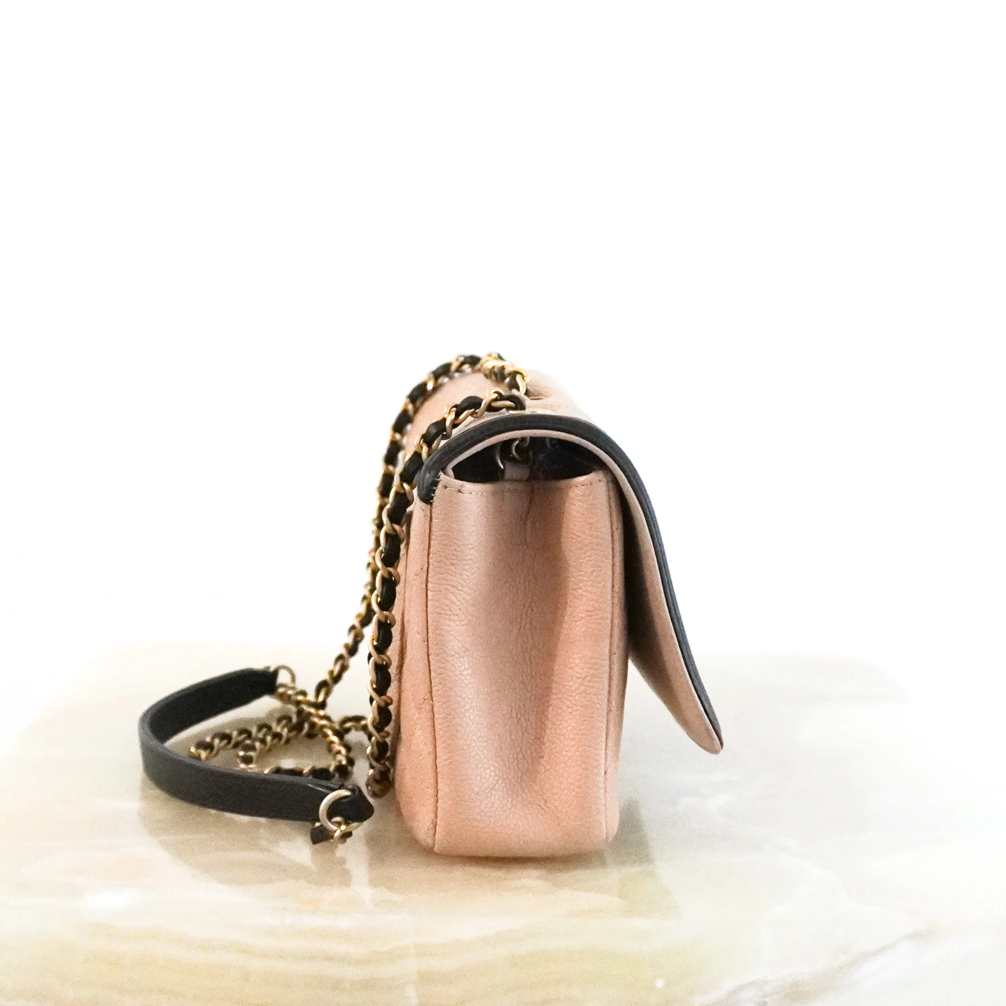 Chanel Small Bicolour Caviar CC Filigree Flap Shoulder Bag RRP £4870 | Authentic Preloved - Image 2