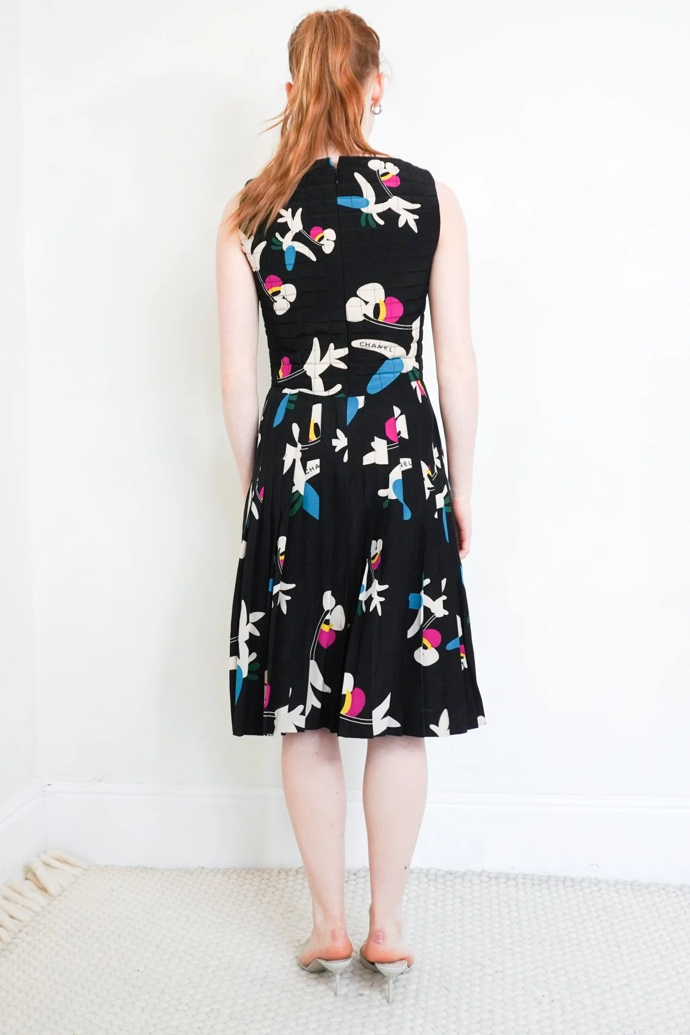 Chanel Vintage Black Silk Print Dress SS 2000 Runway RRP £1200 | Authentic Preloved - Image 4