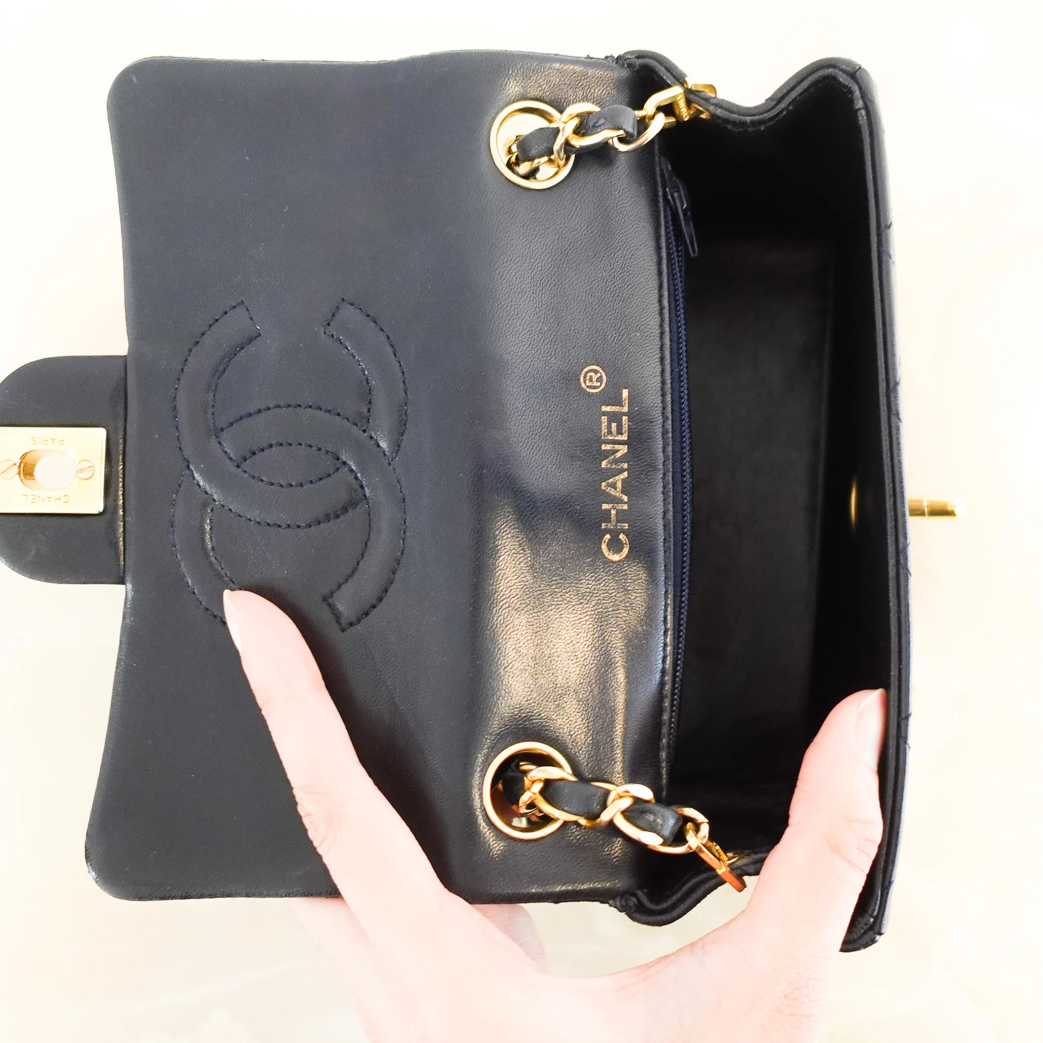 COLLECTOR'S ITEM Chanel Vintage Box Bag | Authentic Preloved RRP £5000 - Image 7