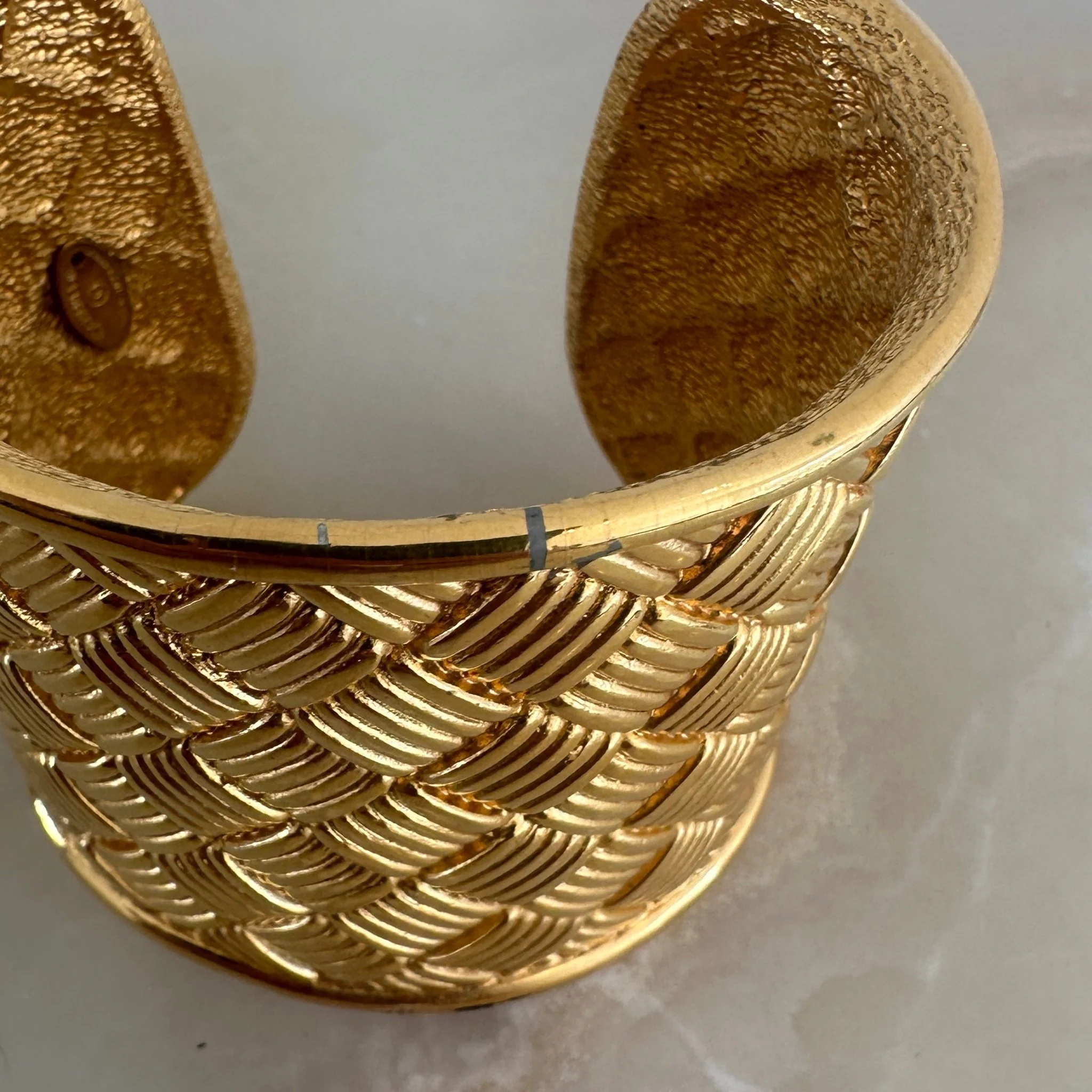 Chanel Vintage Embossed Interwoven Gold Plated Bangle RRP £1800 | Authentic Preloved FINAL SALE - Image 9