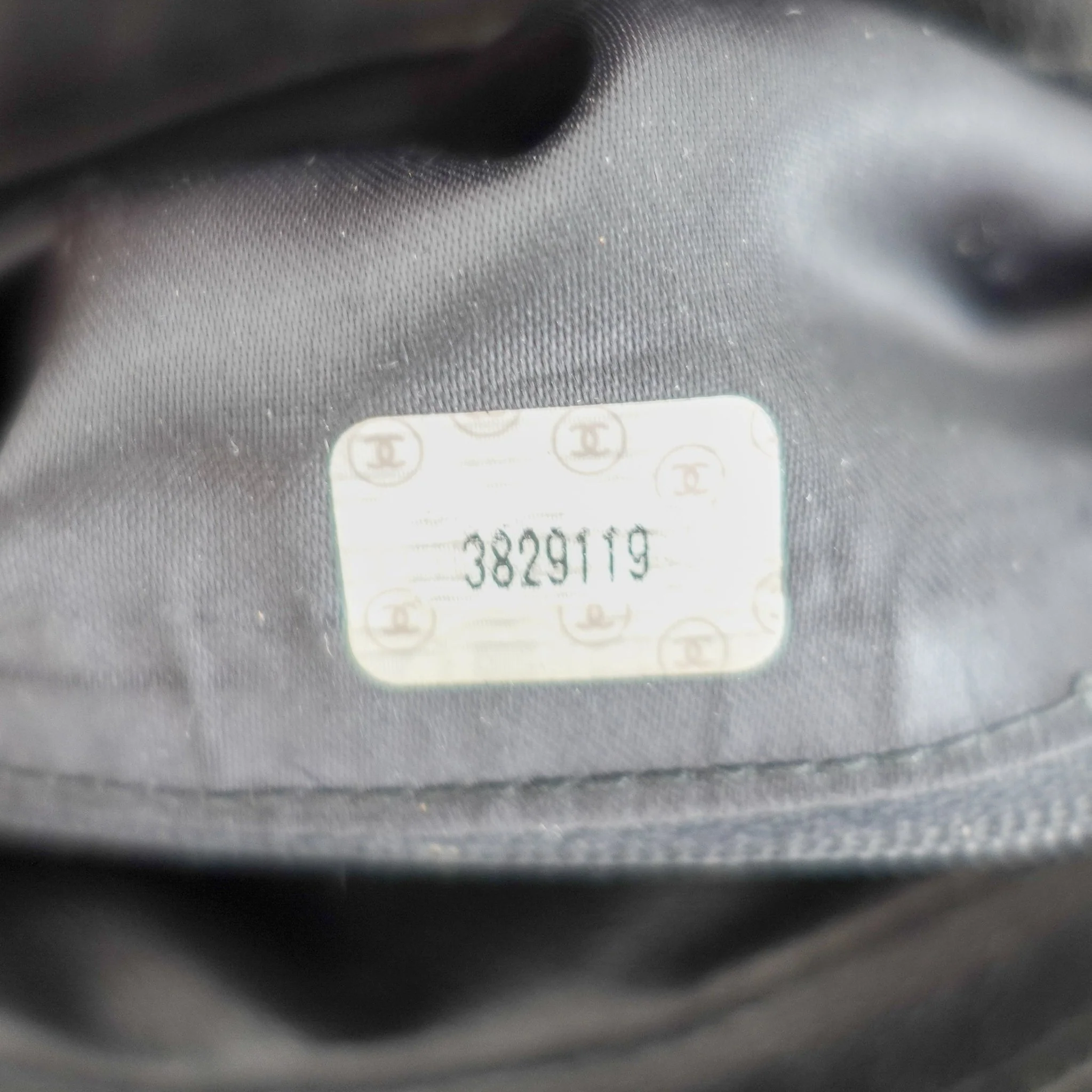 Chanel Vintage Quilted Black Lambskin CC Camera Bag RRP £5,000 | Authentic Preloved - Image 12