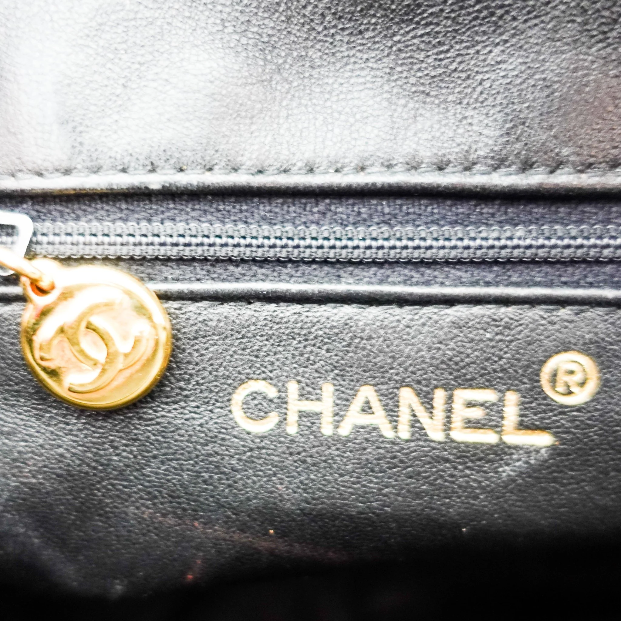 Chanel Vintage Quilted Black Lambskin CC Camera Bag RRP £5,000 | Authentic Preloved - Image 13