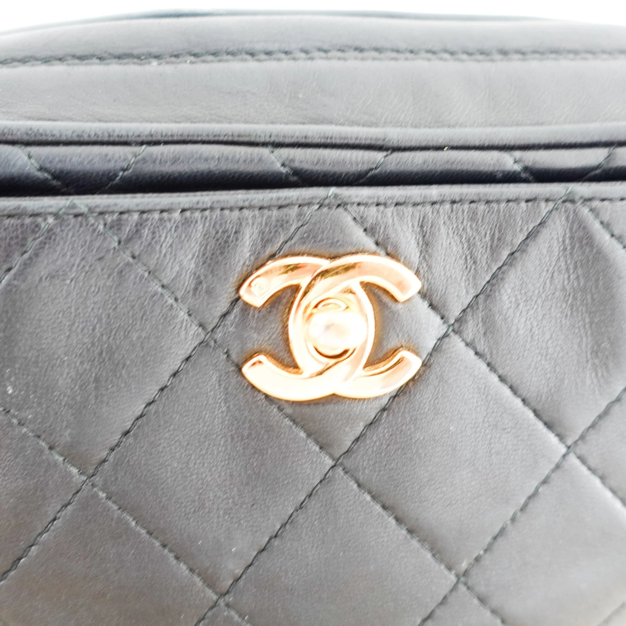 Chanel Vintage Quilted Black Lambskin CC Camera Bag RRP £5,000 | Authentic Preloved - Image 7