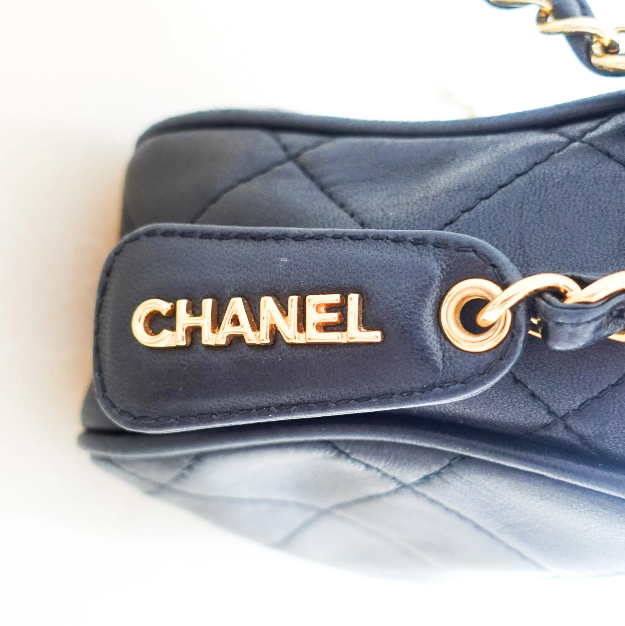 Chanel Vintage Quilted Black Lambskin CC Camera Bag RRP £5,000 | Authentic Preloved - Image 8