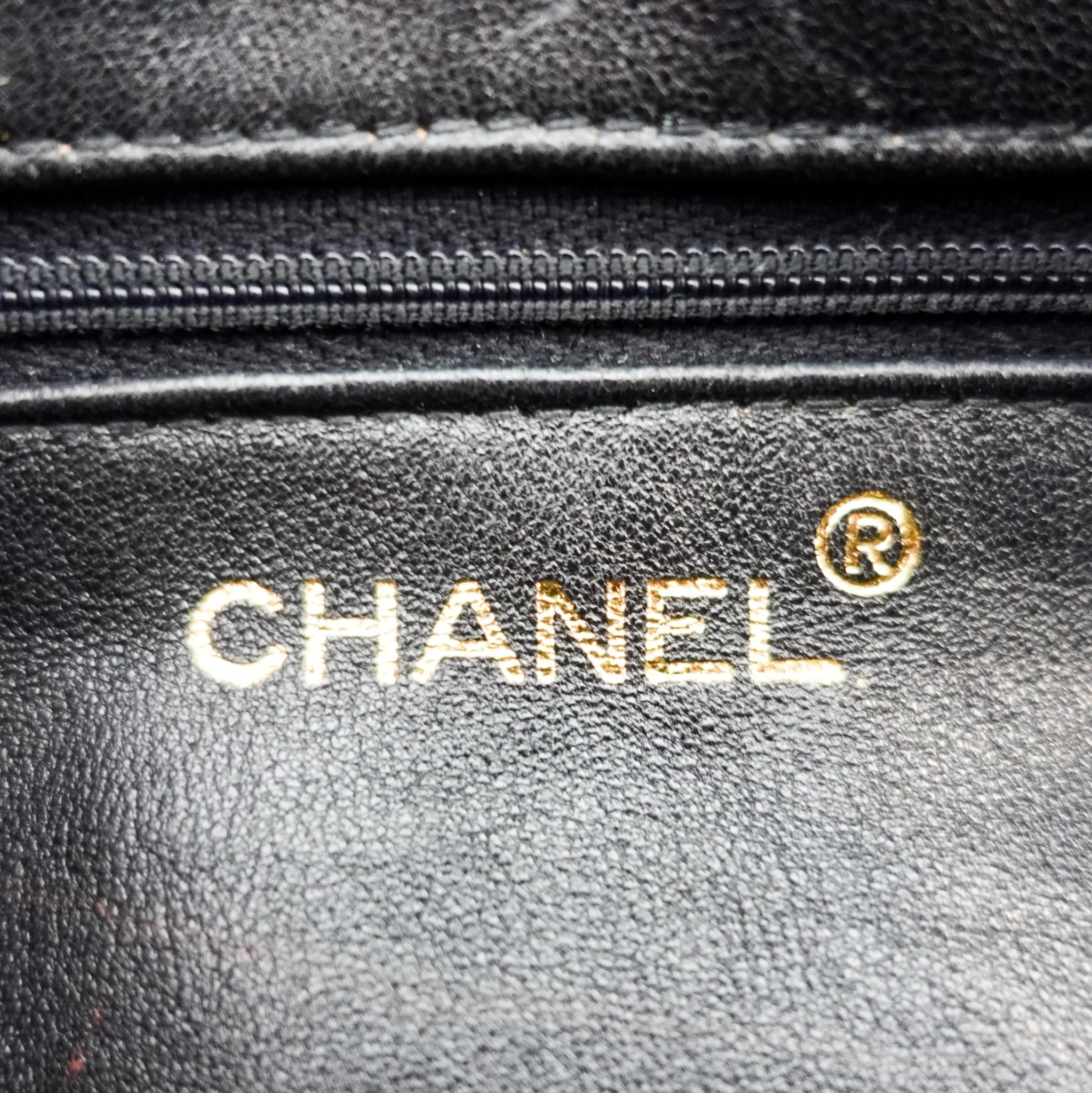 Chanel Vintage Quilted Black Lambskin CC Camera Bag RRP £5,000 | Authentic Preloved - Image 9
