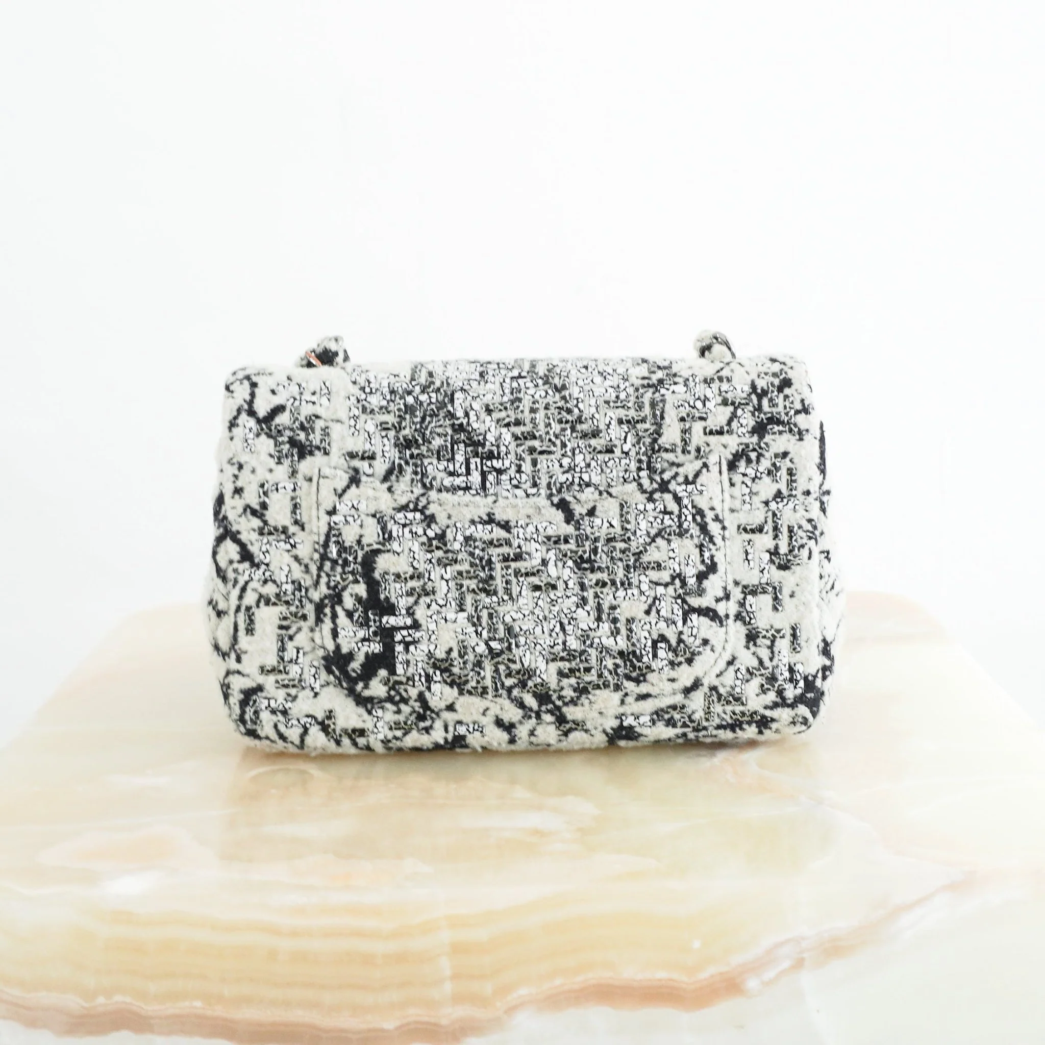 Chanel White & Black Tweed Single Flap Small Box Bag RRP £4800 | Authentic Preloved - Image 4