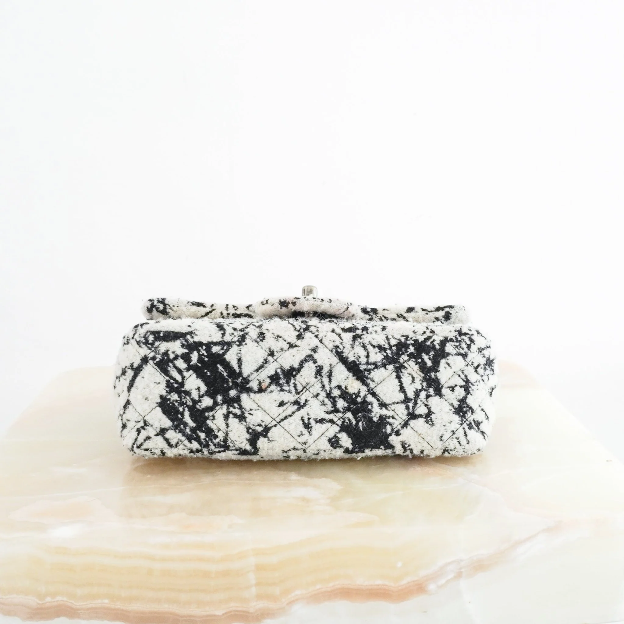 Chanel White & Black Tweed Single Flap Small Box Bag RRP £4800 | Authentic Preloved - Image 5