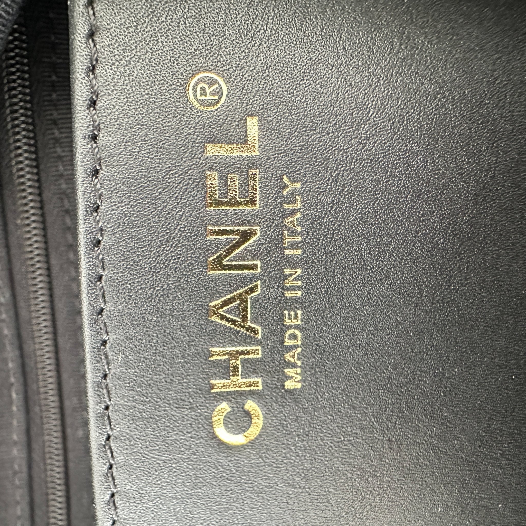 CURRENT SEASON Chanel Maxi Hobo Bag | Authentic Preloved - Image 11