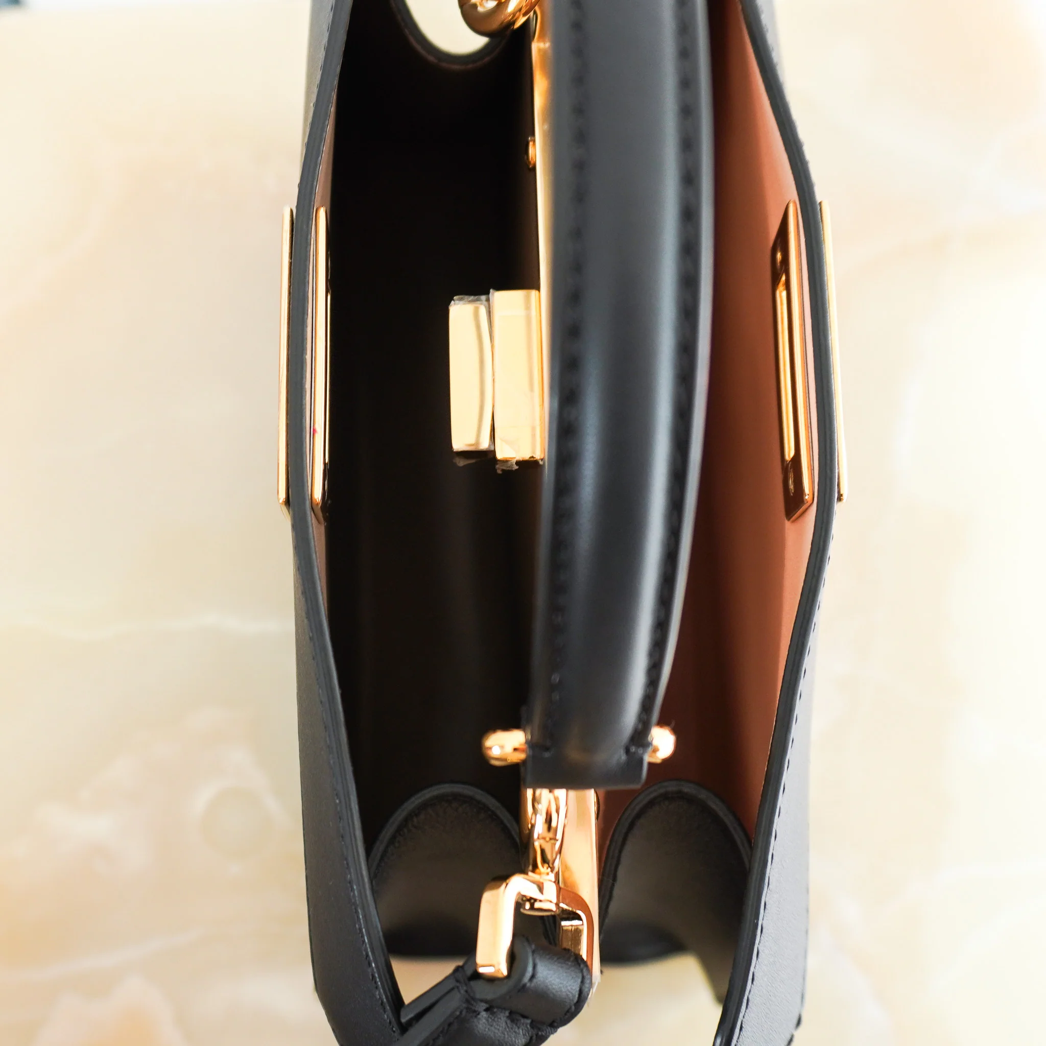 CURRENT SEASON Fendi Peekaboo ISeeU Small Tote Bag in Black RRP £4050 | Authentic Preloved - Image 5
