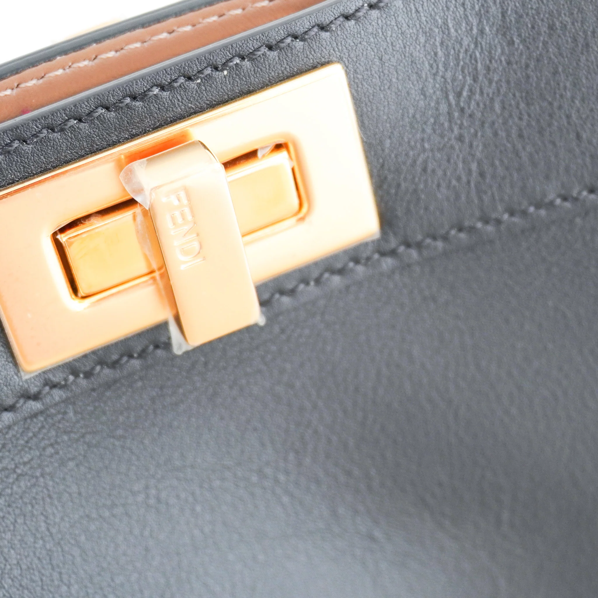 CURRENT SEASON Fendi Peekaboo ISeeU Small Tote Bag in Black RRP £4050 | Authentic Preloved - Image 8