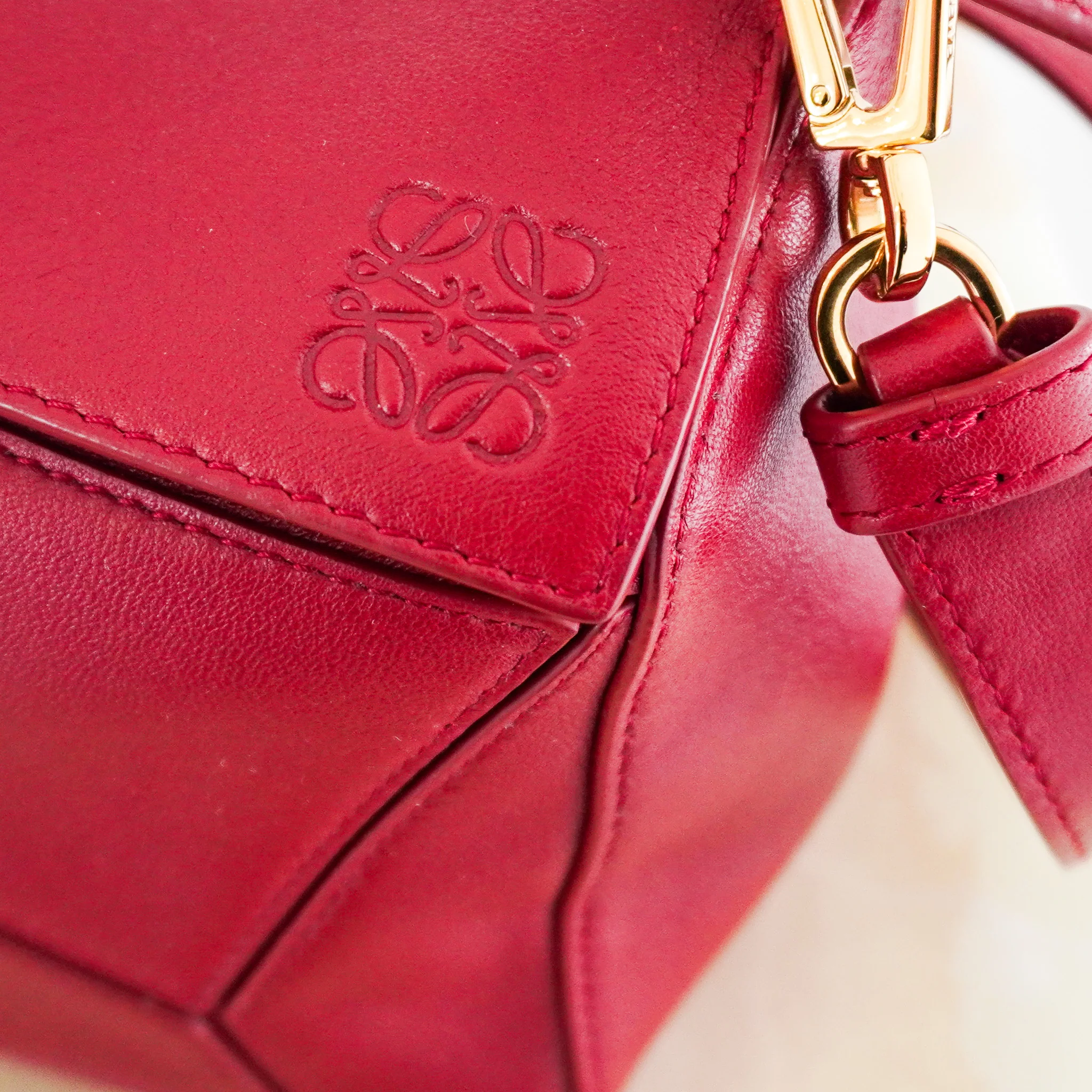 CURRENT SEASON Loewe Small Leather Featherlight Puzzle Top-Handle Bag in Burgundy RRP £3250 | Authentic Preloved - Image 10