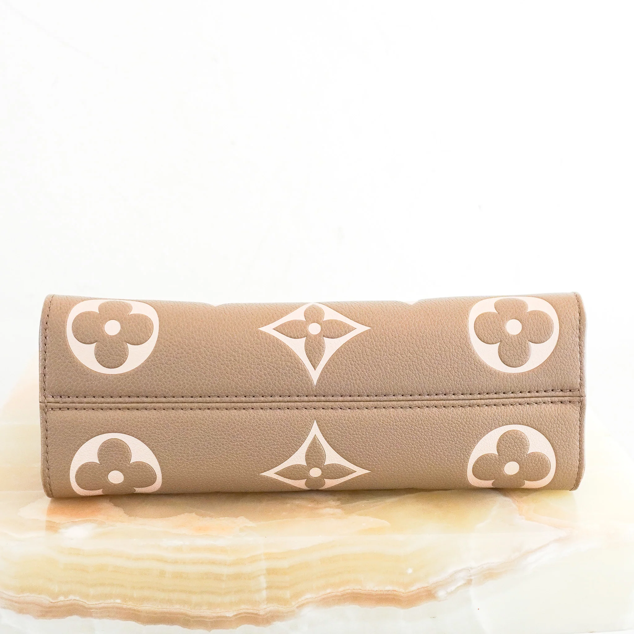 CURRENT SEASON Louis Vuitton OnTheGo East West Bag RRP £2510 | Authentic Preloved - Image 4