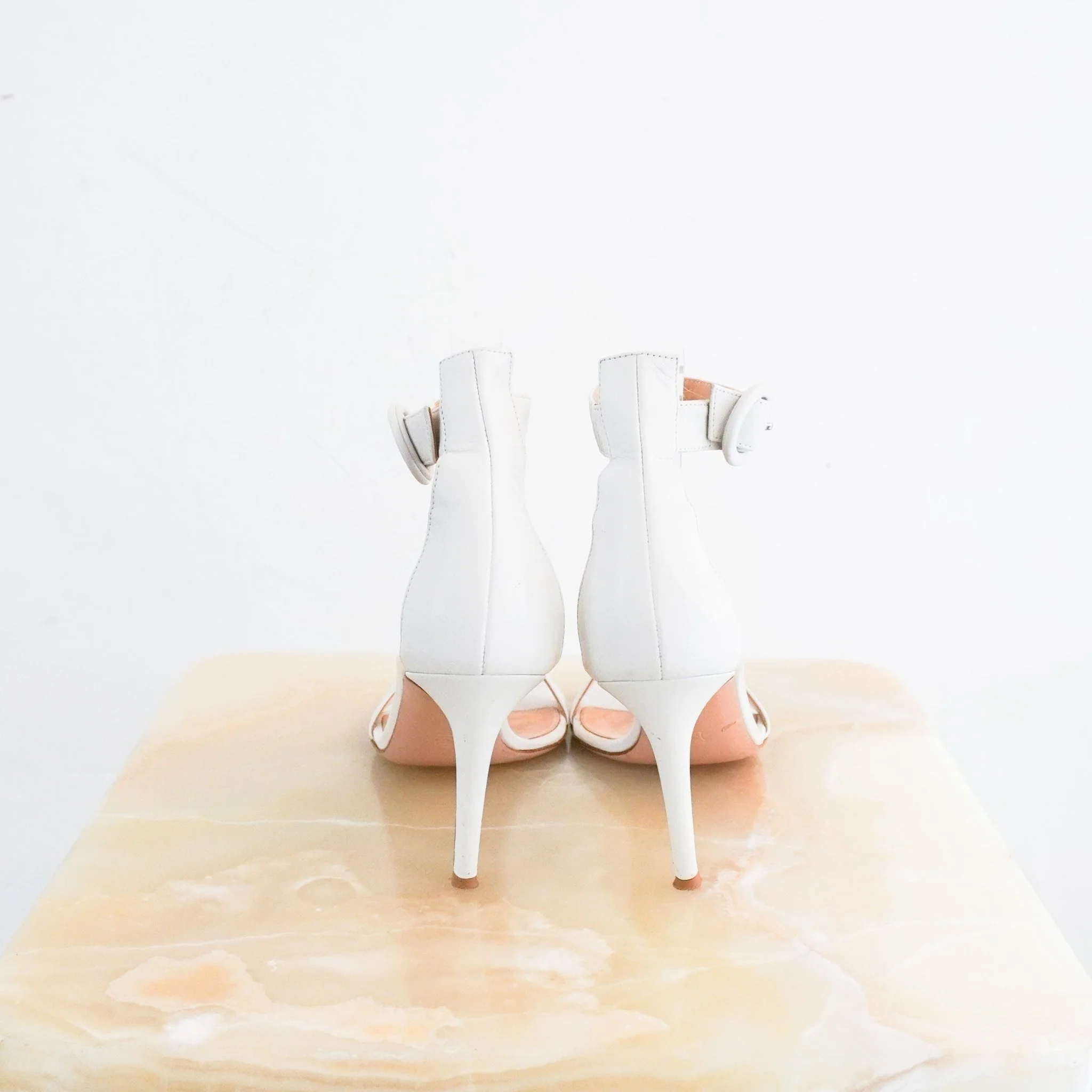 Gianvito Rossi White Portfino Heels RRP £730 | Authentic Preloved - Image 4