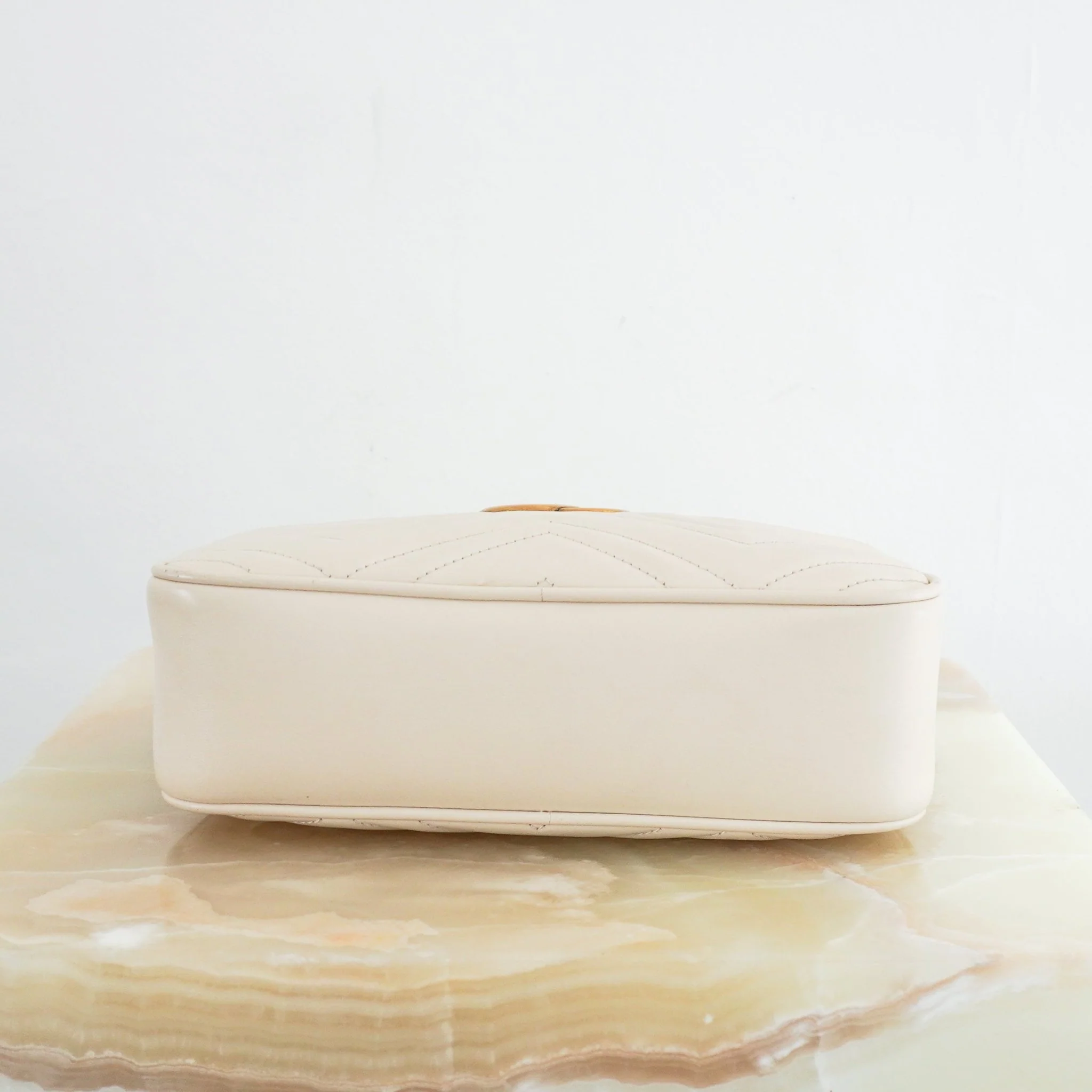 Gucci White Leather Small Camera Bag RRP £1460 | Authentic Preloved - Image 4