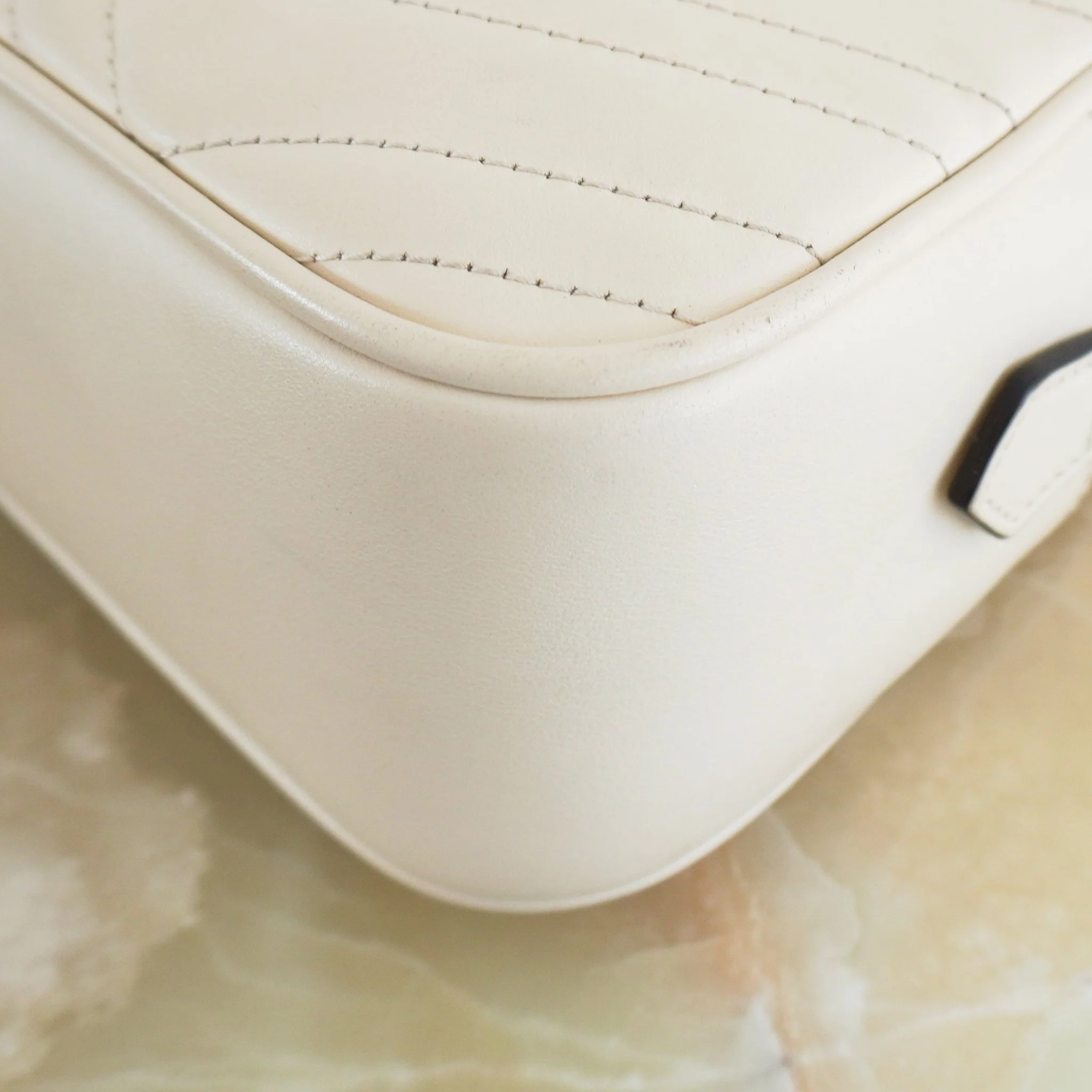 Gucci White Leather Small Camera Bag RRP £1460 | Authentic Preloved - Image 5