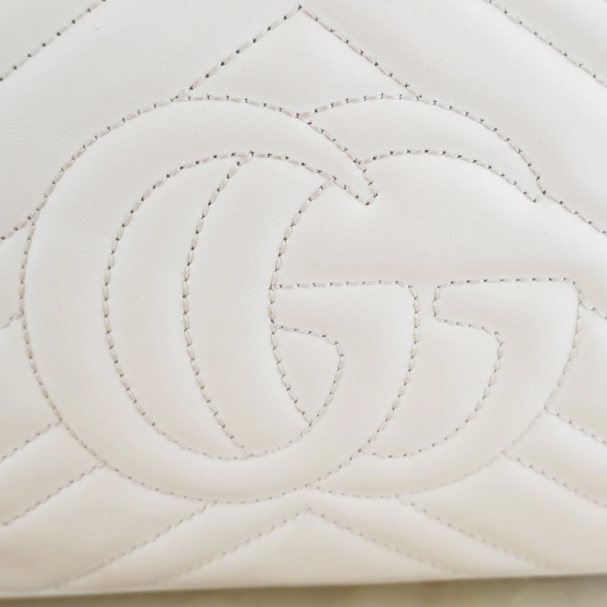 Gucci White Leather Small Camera Bag RRP £1460 | Authentic Preloved - Image 7