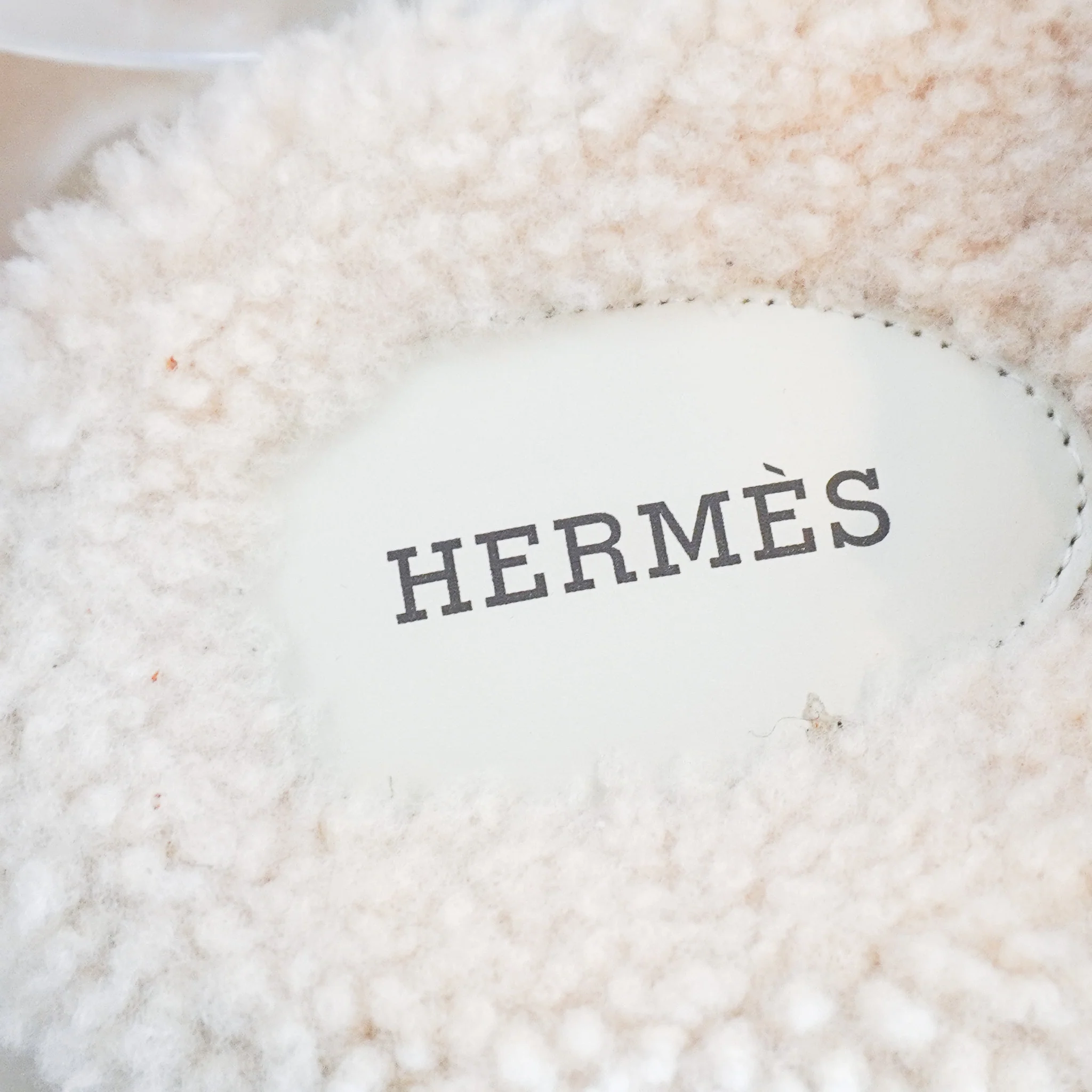 Hermès Chypre Shearling Sandals RRP £1100 | Authentic Preloved - Image 6