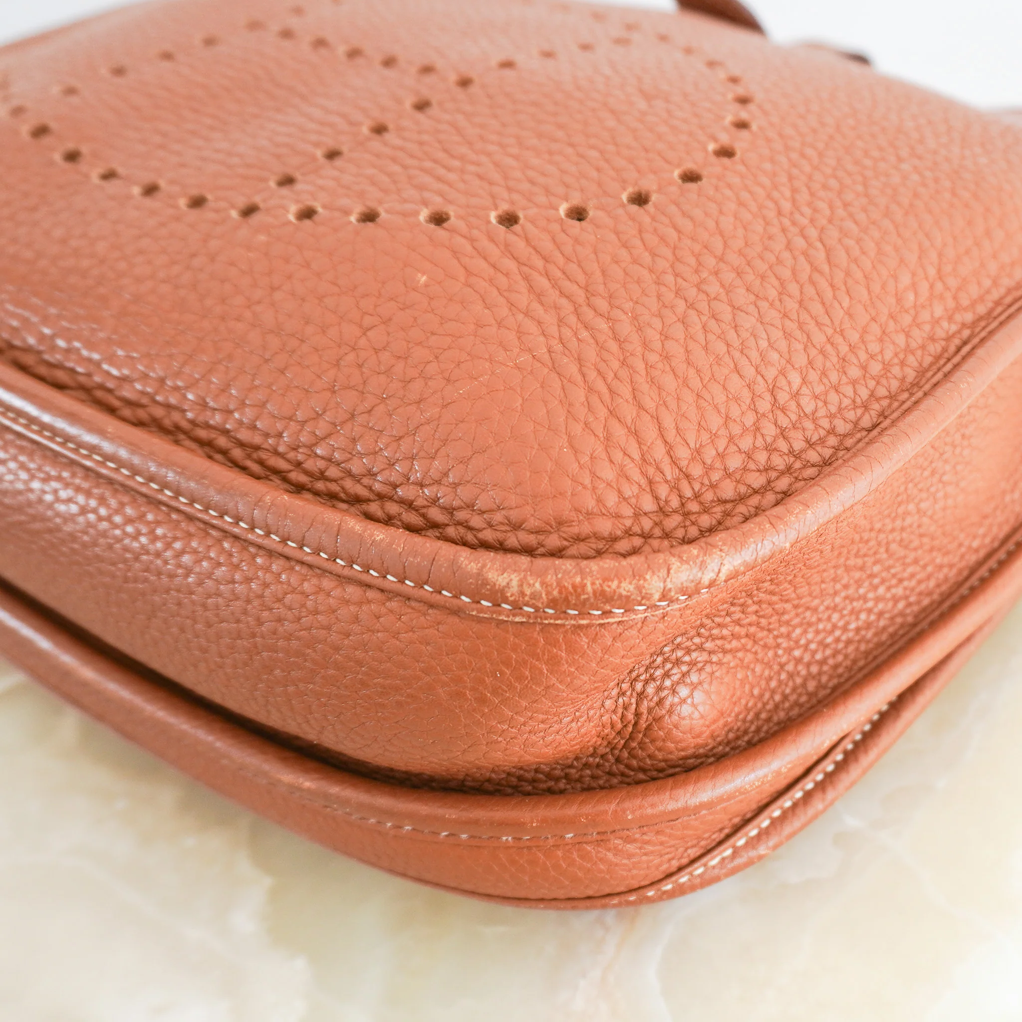 Hermès Gold Evelyne 29 Bag RRP £2,990 | Authenticated - Image 12