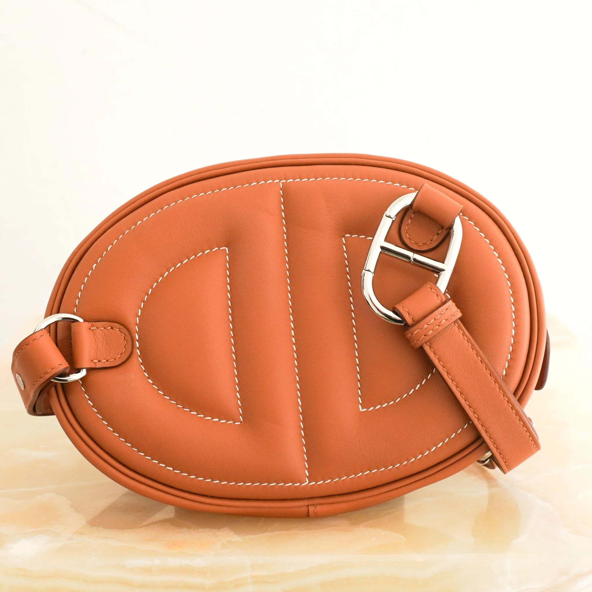 Hermès In-The-Loop Belt Bag RRP £3,330 | Authentic Preloved - Image 4