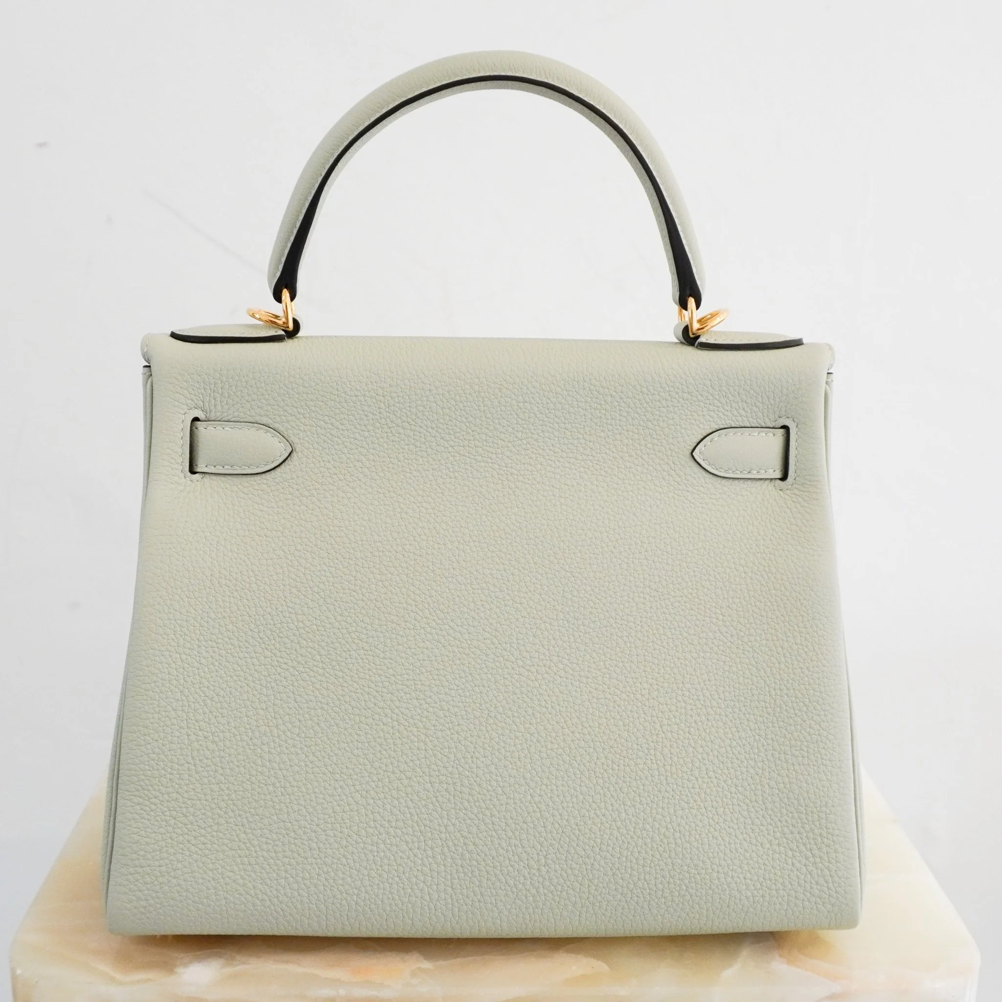 NEW Hermès Kelly 28 Gris Neve Togo Retourne Gold Hardware | Authentic Preloved - Image 11