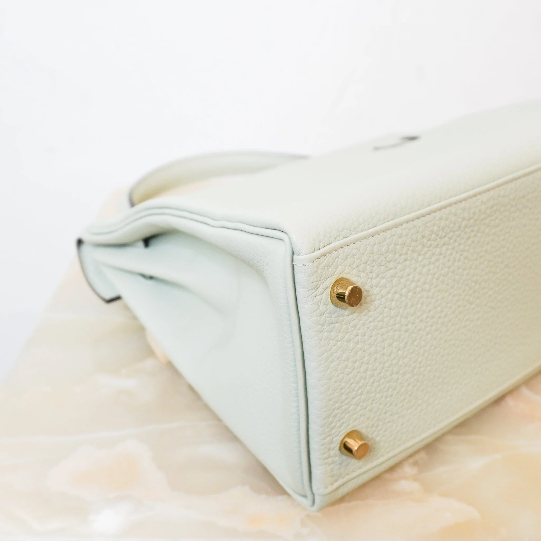 NEW Hermès Kelly 28 Gris Neve Togo Retourne Gold Hardware | Authentic Preloved - Image 7