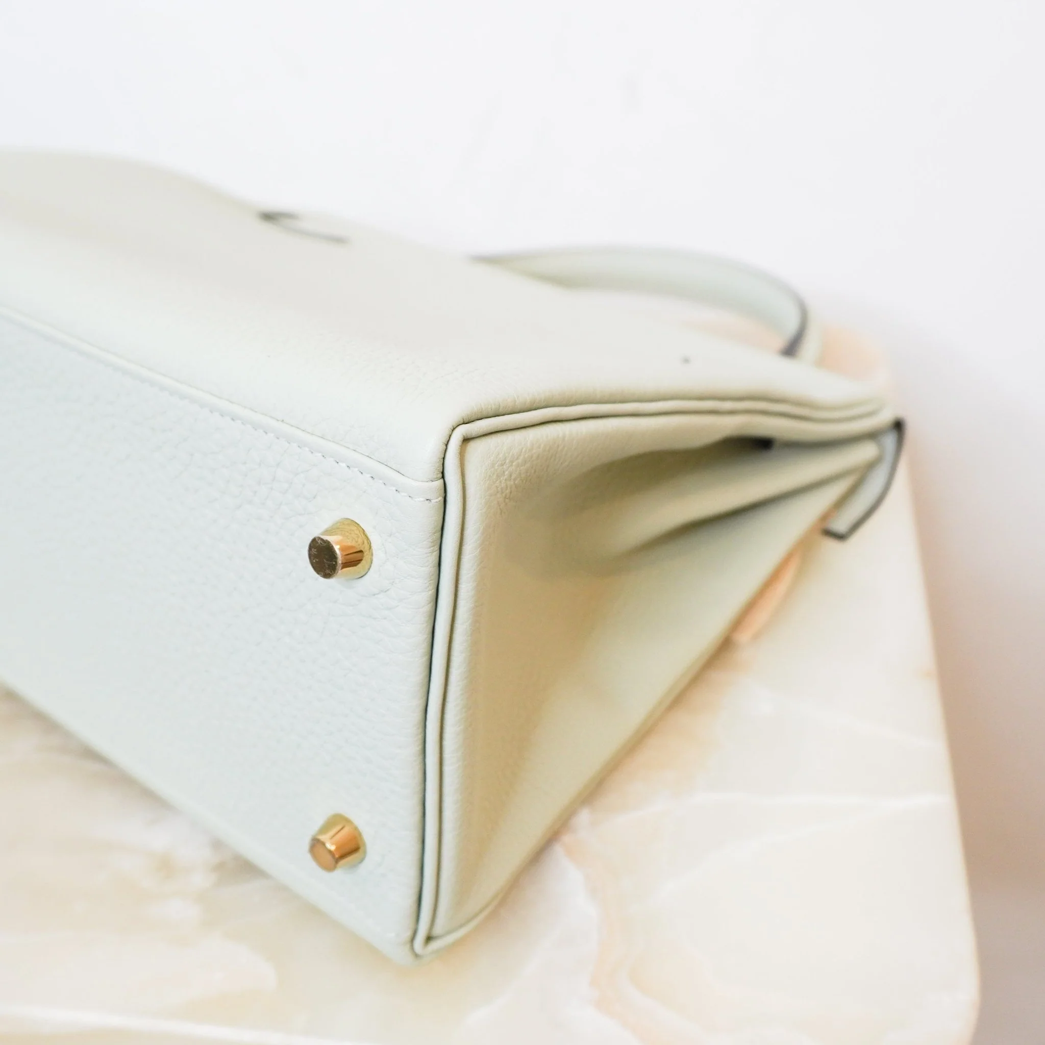 NEW Hermès Kelly 28 Gris Neve Togo Retourne Gold Hardware | Authentic Preloved - Image 9