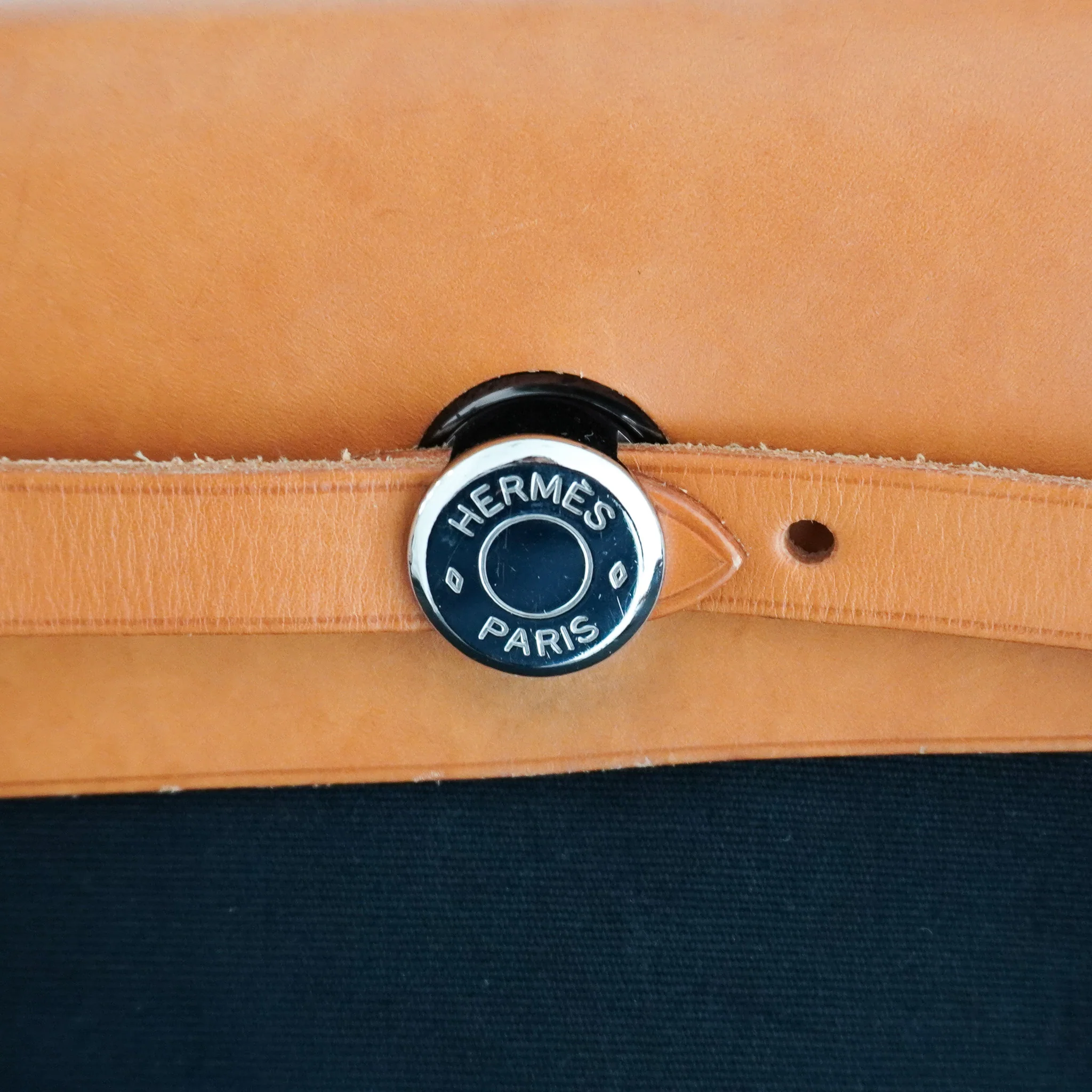 Hermès Noir 30 Canvas 2 Way Herbag RRP £2300 | Authentic Preloved - Image 4
