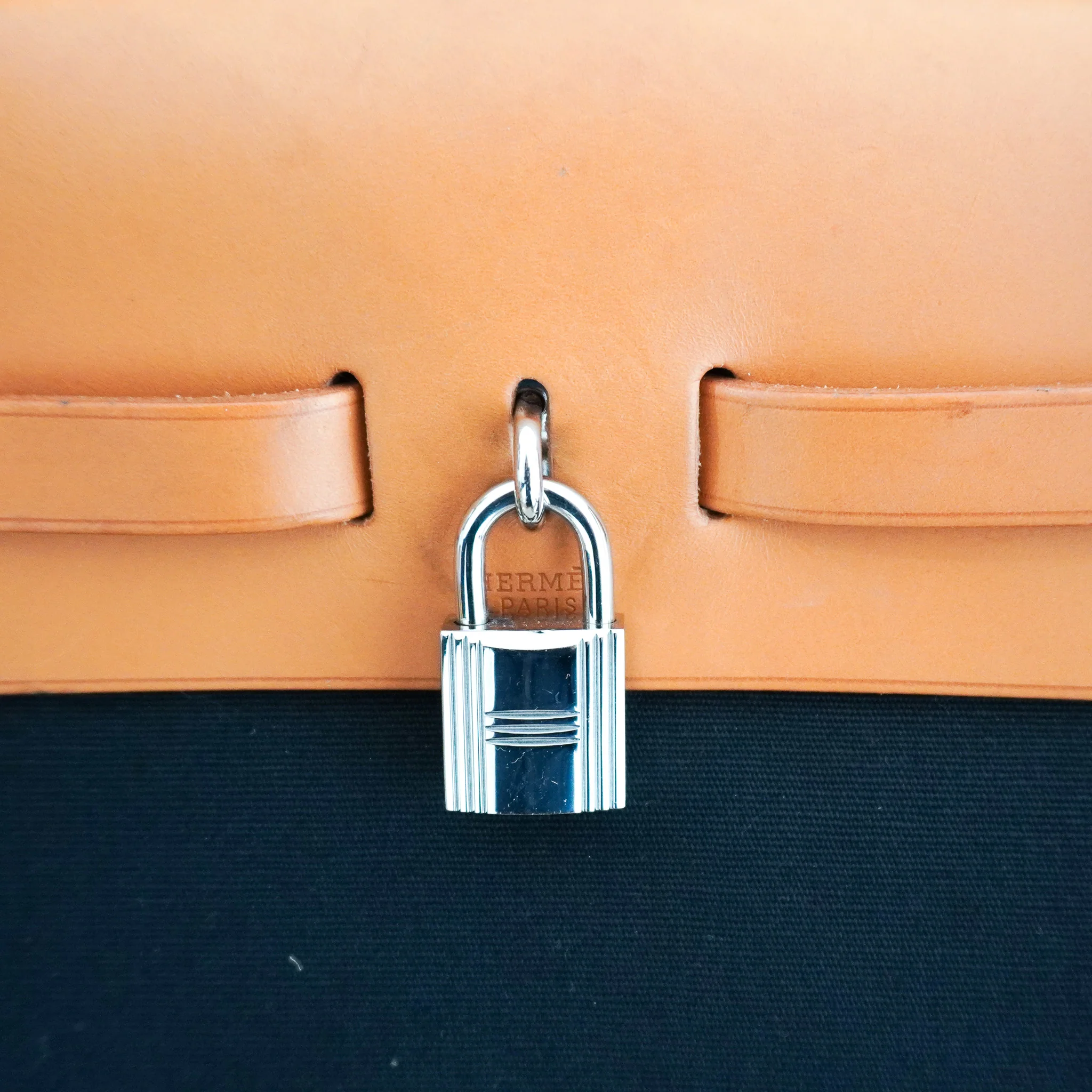 Hermès Noir 30 Canvas 2 Way Herbag RRP £2300 | Authentic Preloved - Image 5