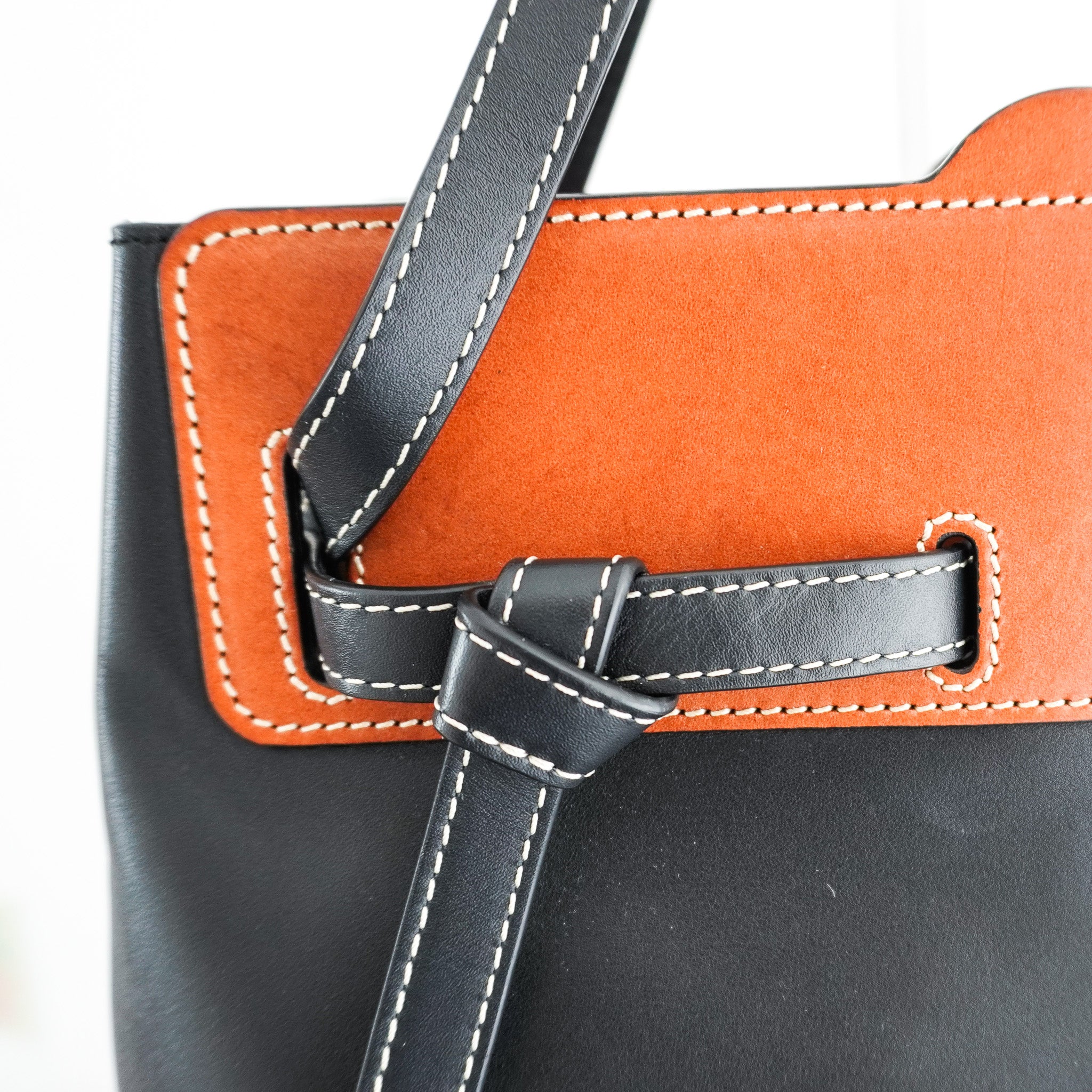 Loewe Lazo Shoulder Bag in Black RRP £1600 | Authentic Preloved - Image 4