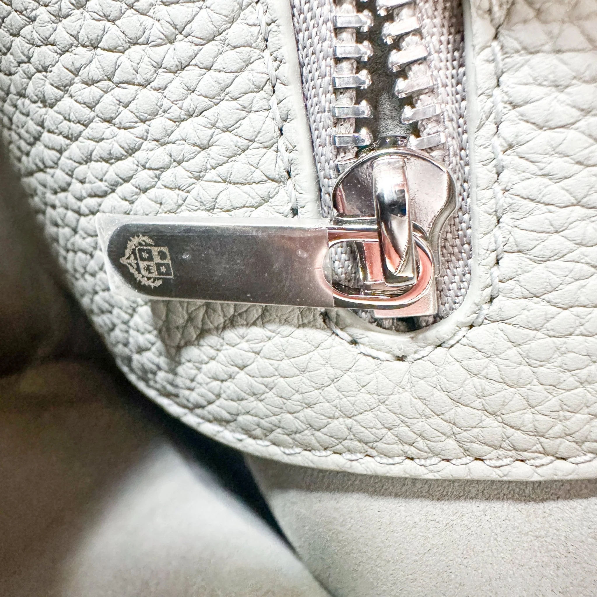 Loro Piana Sesia Medium Leather Tote in Eucalyptus RRP £3340 | Authentic Preloved - Image 10