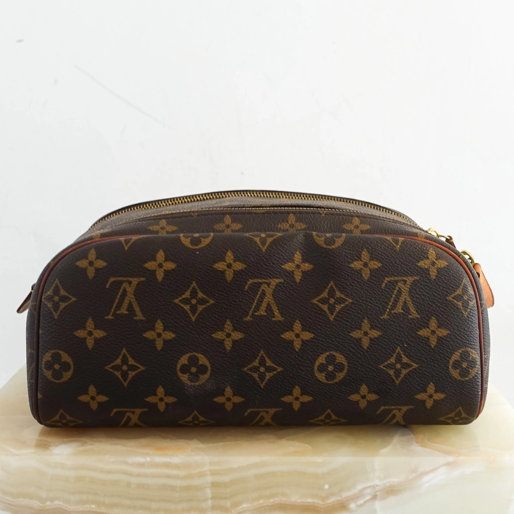 Louis Vuitton Canvas Wash Bag RRP £840 | Authentic Preloved [final sale] - Image 3