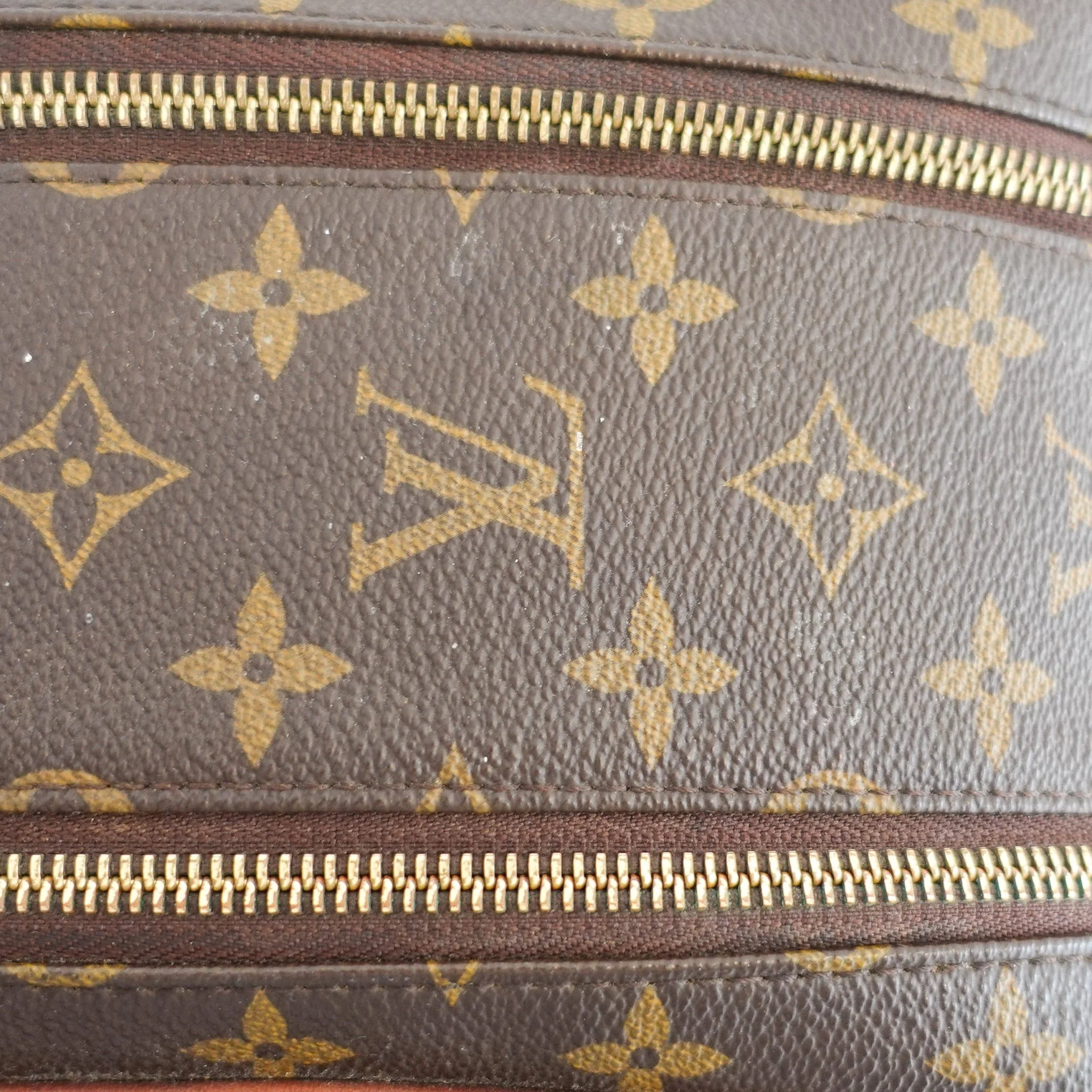 Louis Vuitton Canvas Wash Bag RRP £840 | Authentic Preloved [final sale] - Image 9