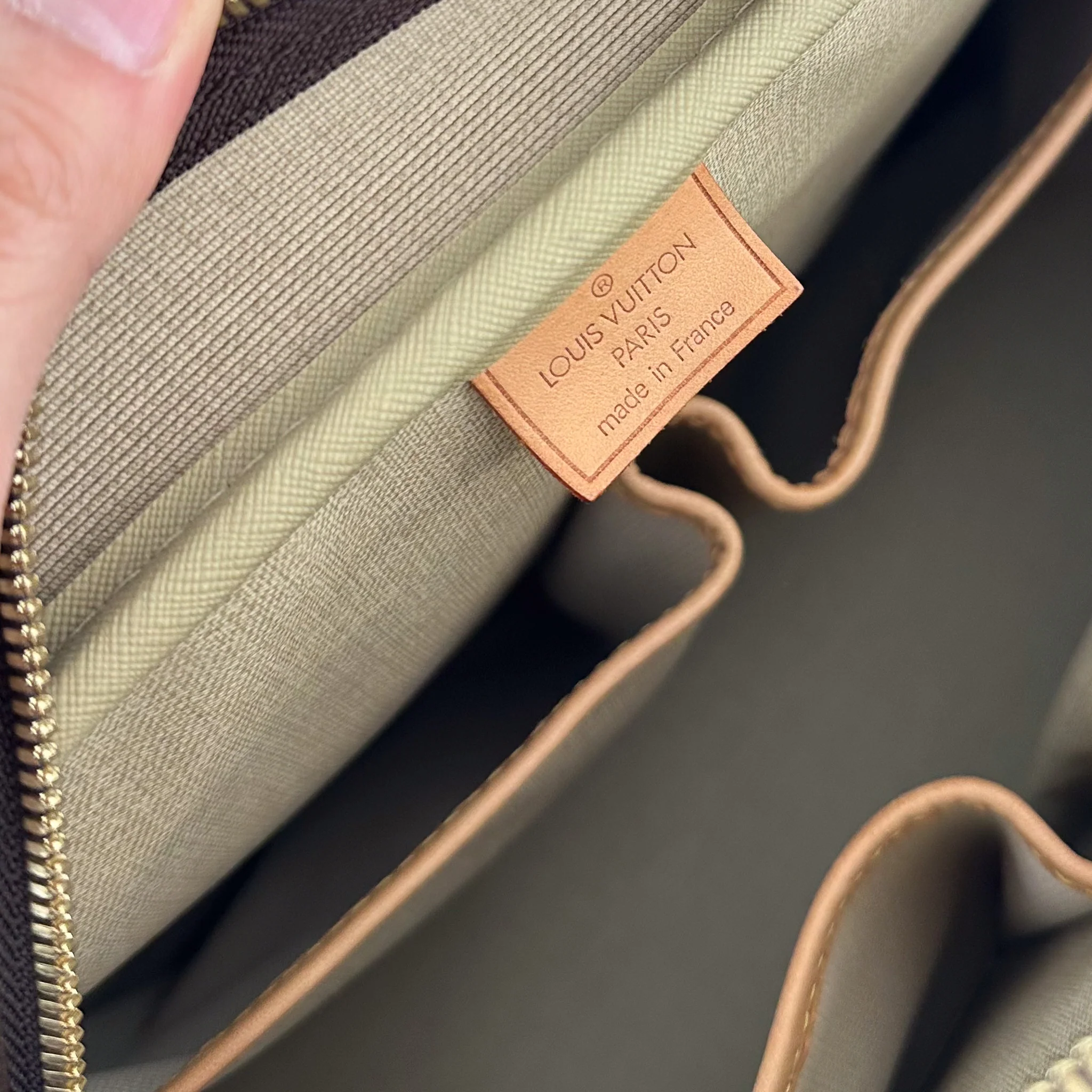 Louis Vuitton Deauville Vanity Bag | Authentic Preloved - Image 6