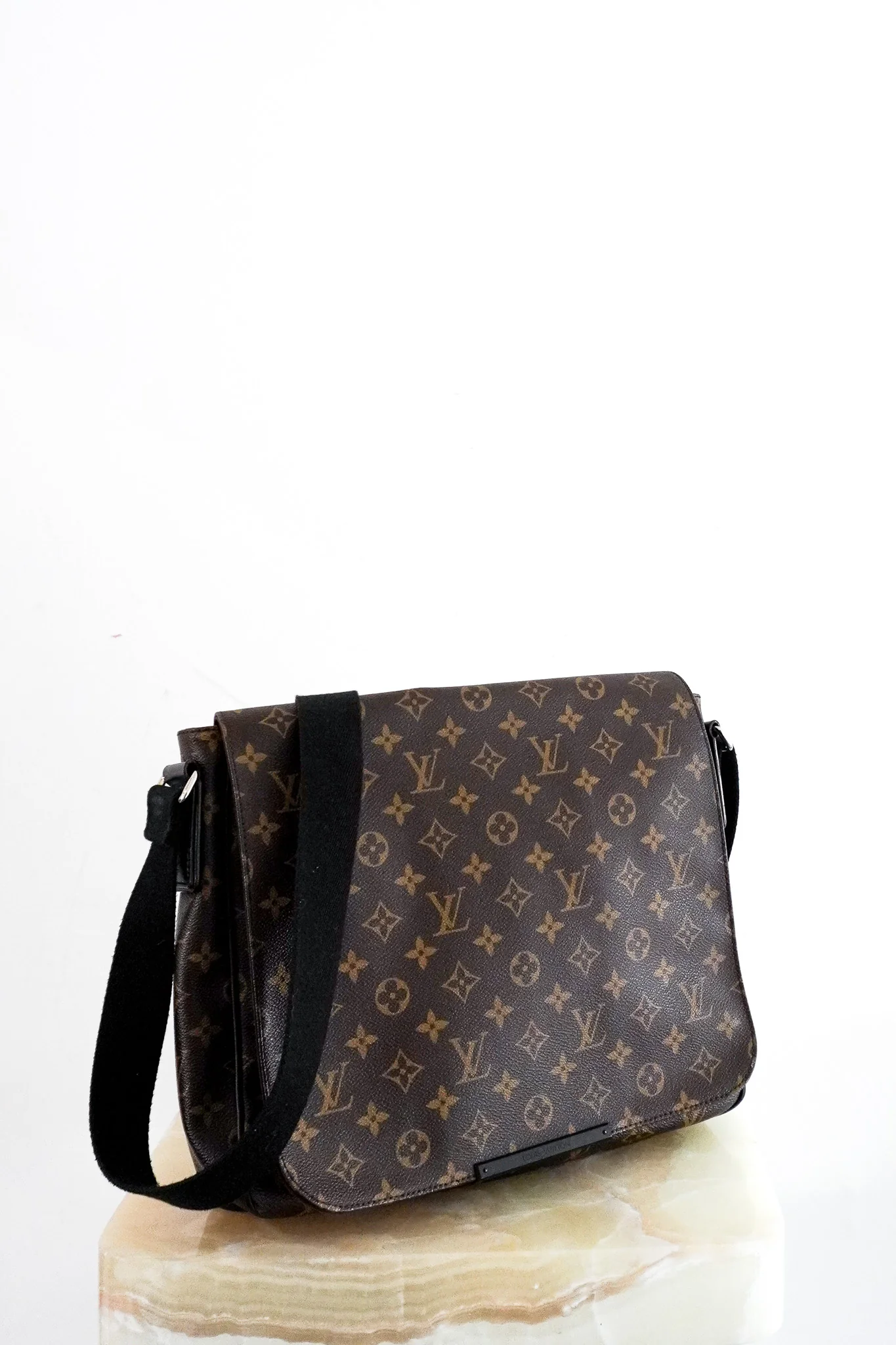 Louis Vuitton District MM Monogram Canvas Messenger Bag RRP £1760 | Authentic Preloved