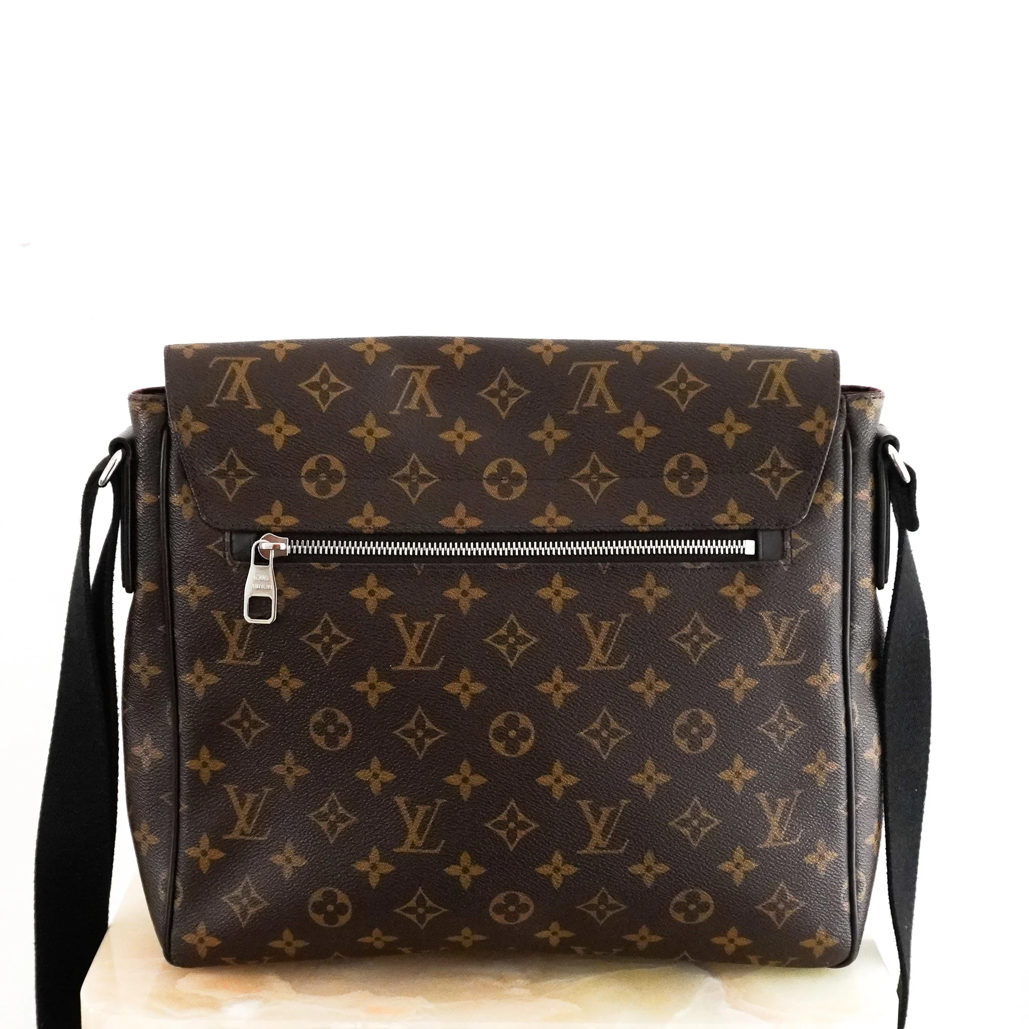 Louis Vuitton District MM Monogram Canvas Messenger Bag RRP £1760 | Authentic Preloved - Image 4