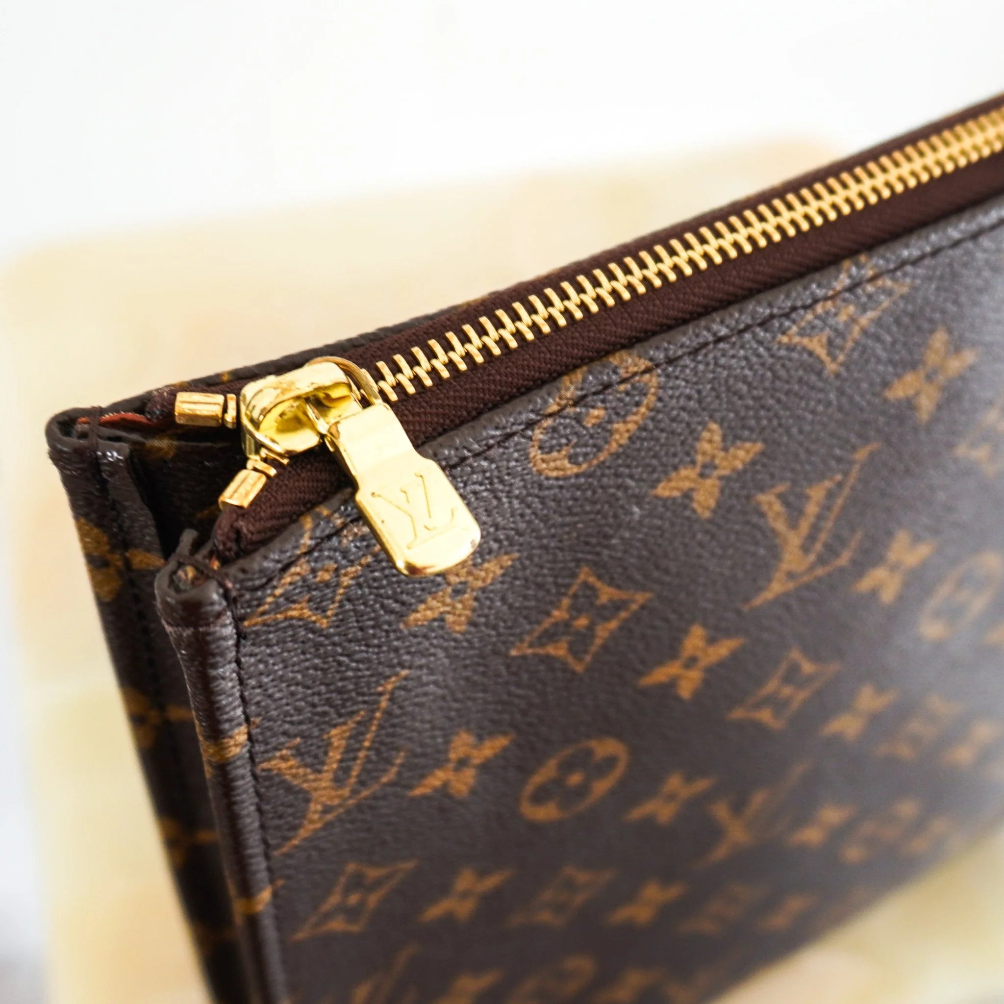 Louis Vuitton Monogram Canvas Laptop Case | Authentic Preloved - Image 5