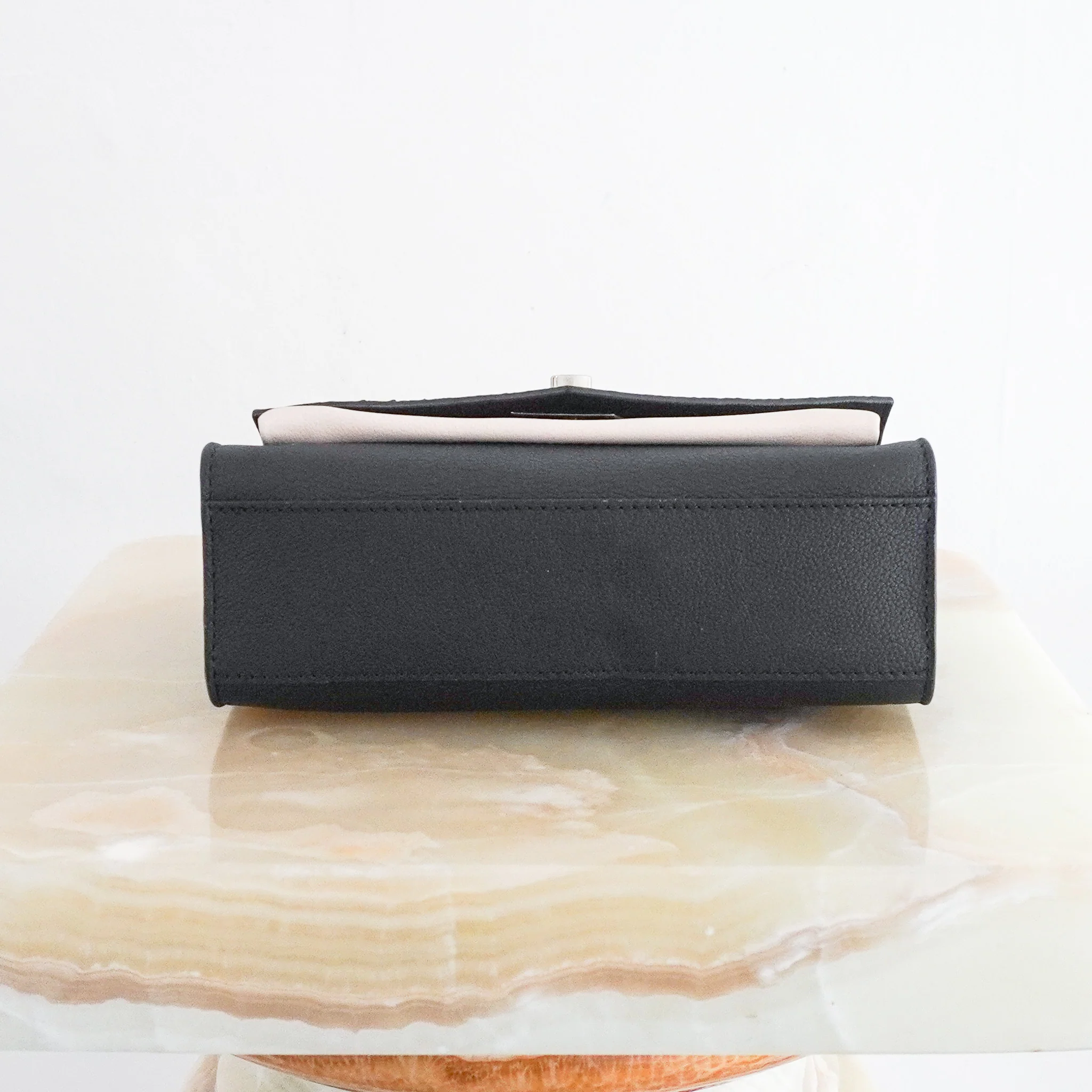 Louis Vuitton Mylockme Bag RRP £2000 | Authentic Preloved - Image 4