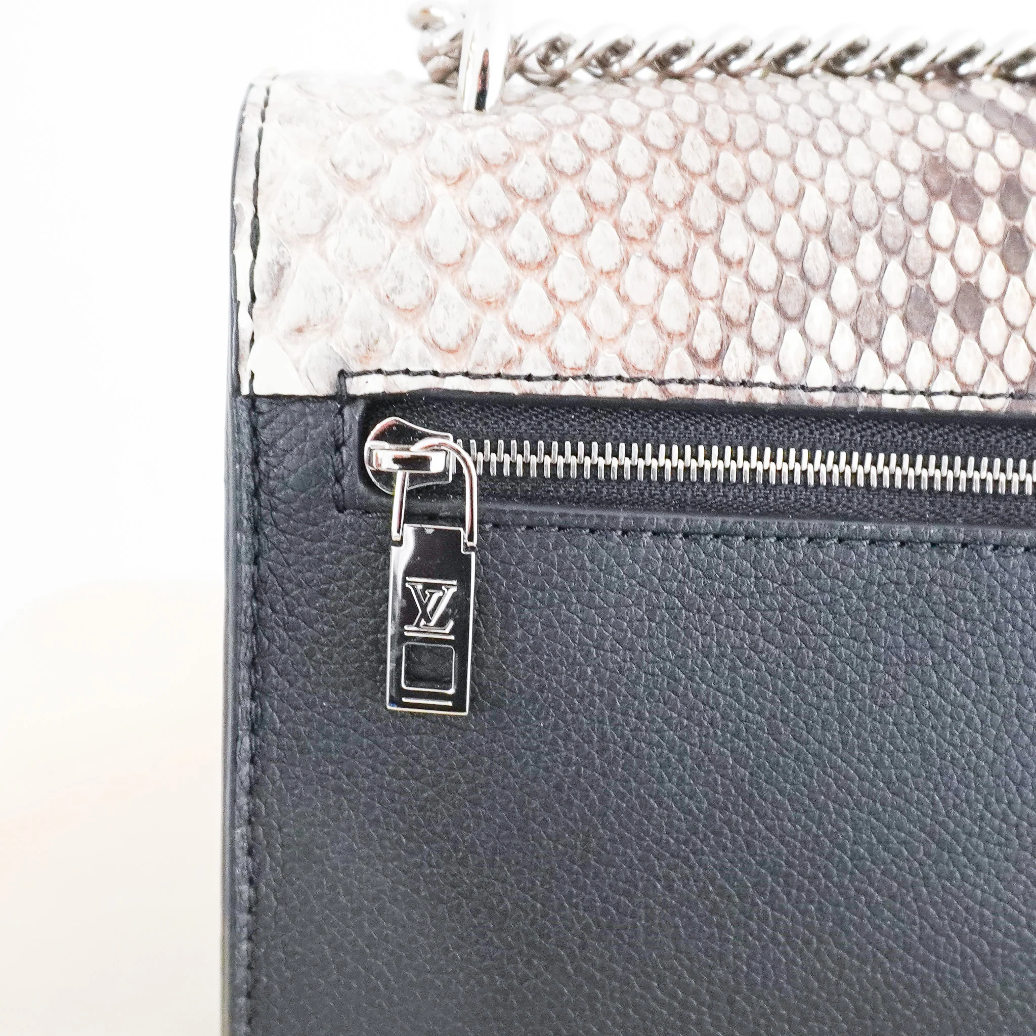 Louis Vuitton Mylockme Bag RRP £2000 | Authentic Preloved - Image 8