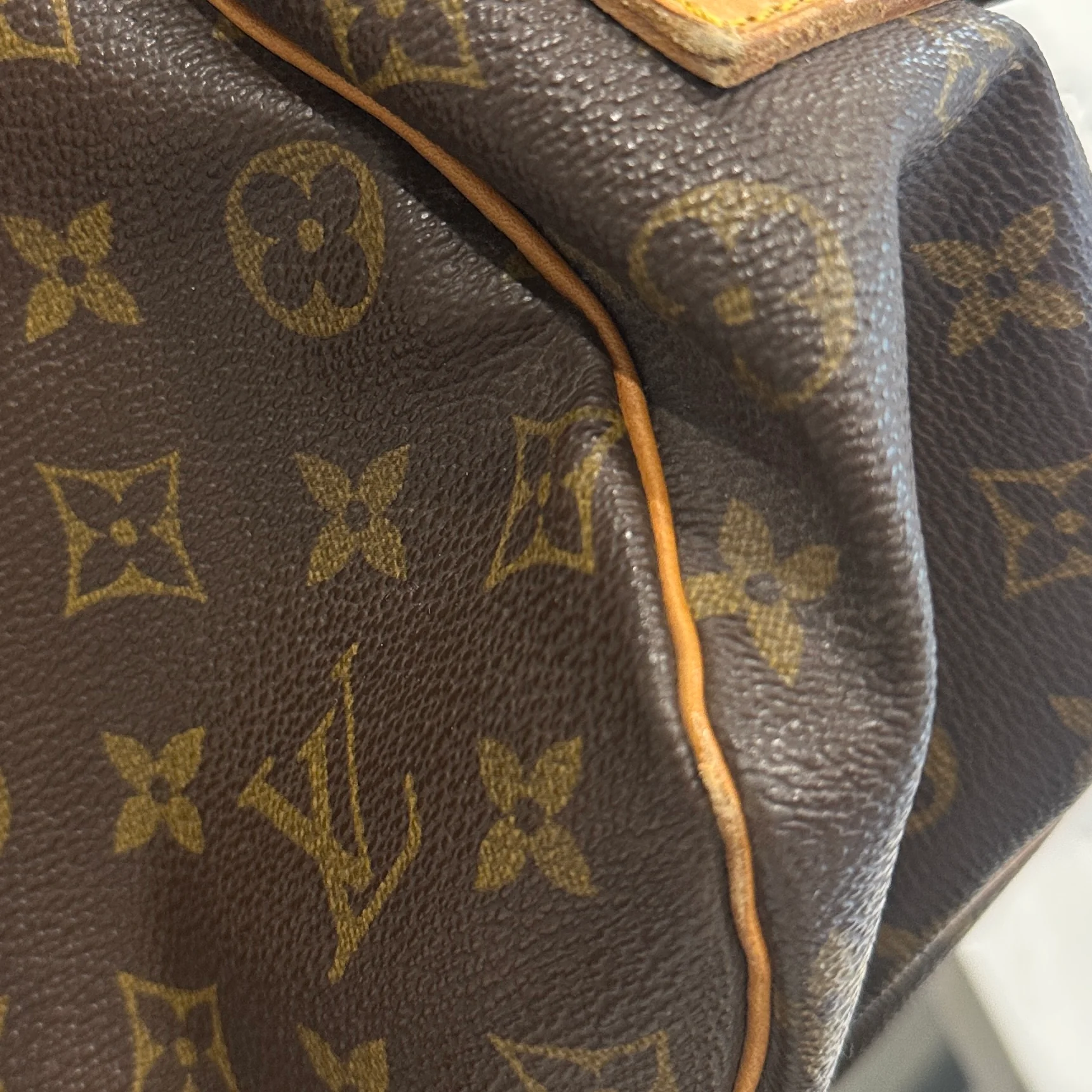Louis Vuitton Saumur 35 Monogram Canvas Messenger Bag | Authentic Preloved - Image 11